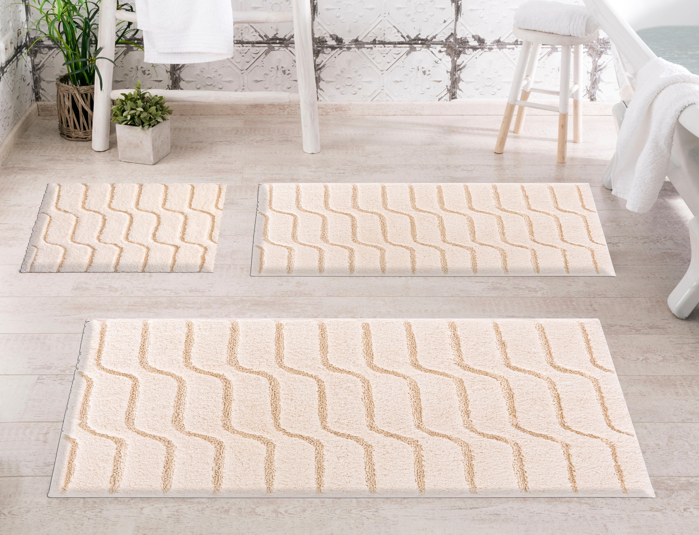 Grund Badematte »Vogue«, rutschhemmend beschichtet, fußbodenheizungsgeeignet, dichter Flor, Hoch-Tief-Effekt, Wellen-Design
