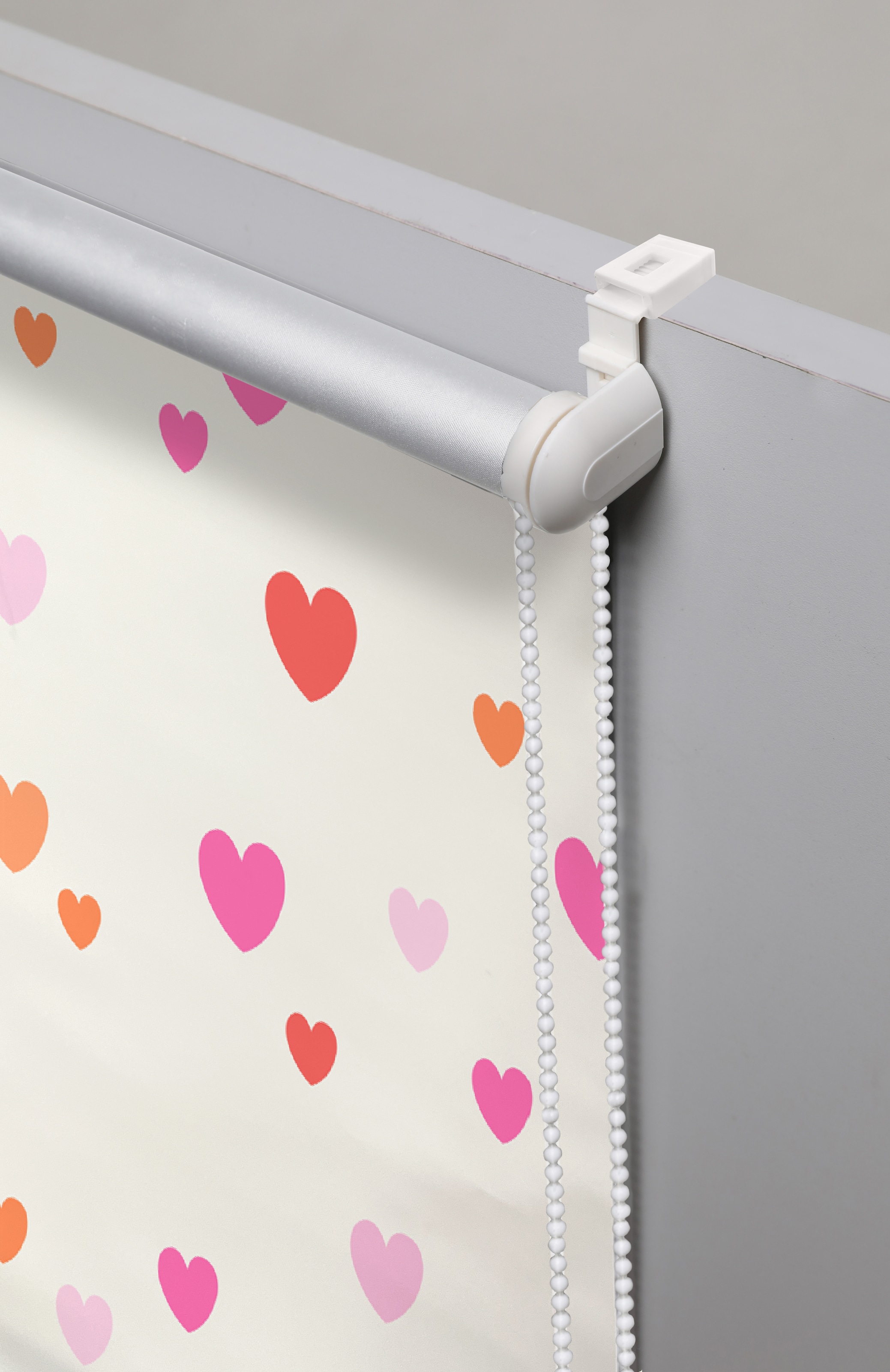 Lüttenhütt Rollo »HEART«, verdunkelnd, Blendschutz-Sichtschutz-Verdunkelung, ohne Bohren, freihängend, Fixmaß, Klemmfix, Herzen, Kinderrollo -NEUHEIT!