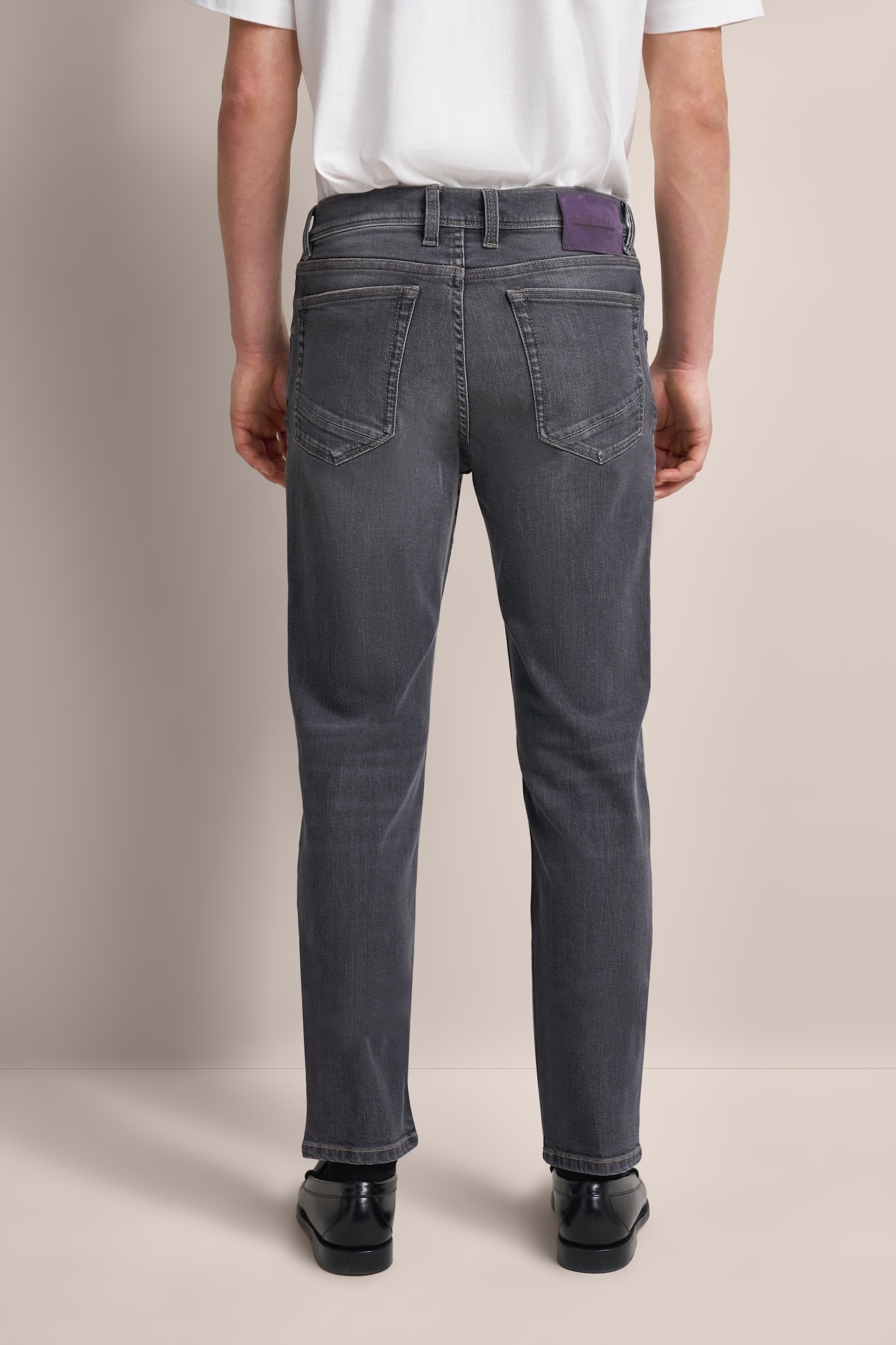 bugatti 5-Pocket-Jeans, mit dezenter Waschung