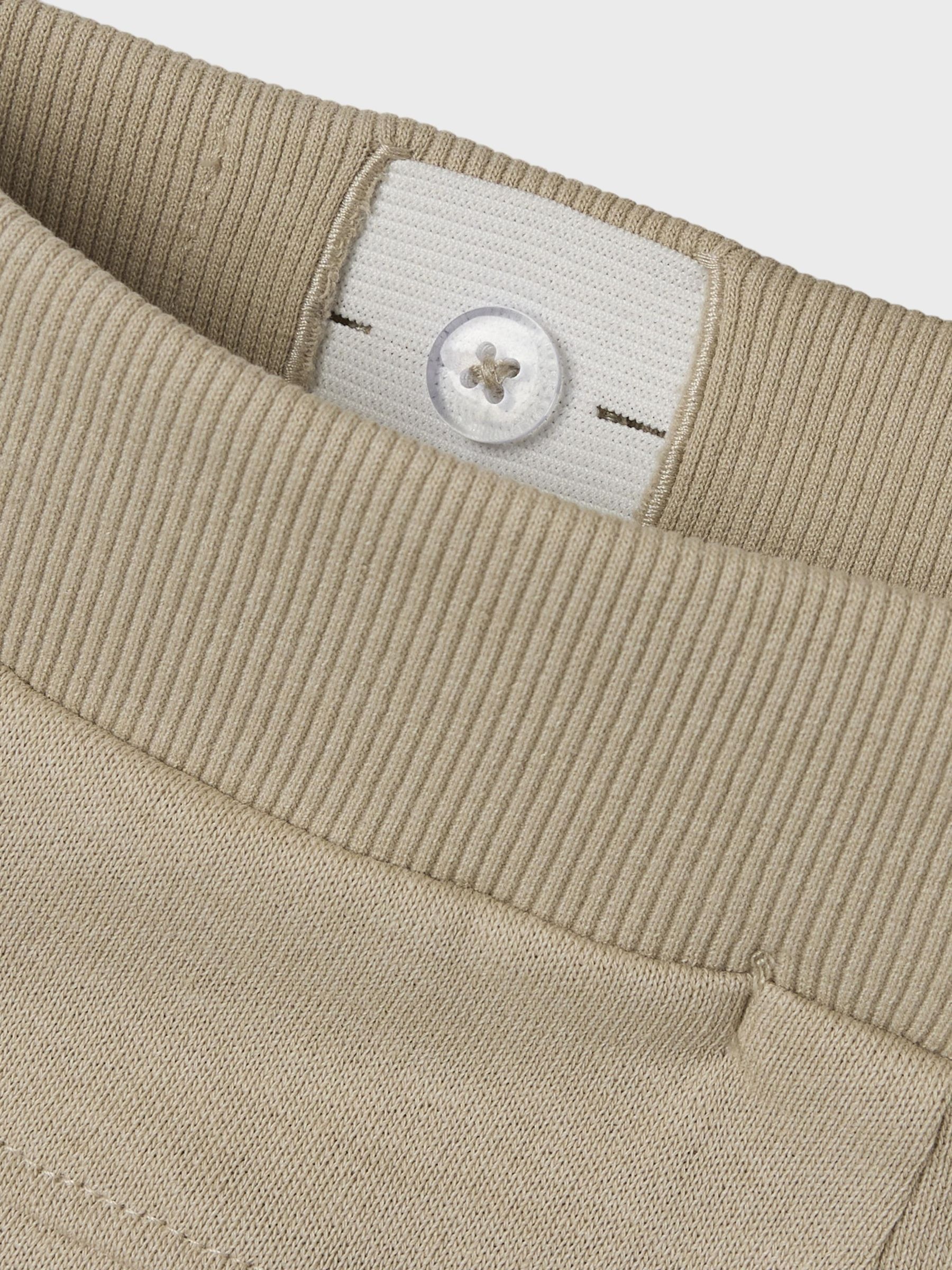 Name It Shorts »NKMVIMO SWE SHORTS BRU NOOS«, mit kontrastfarbigen Details