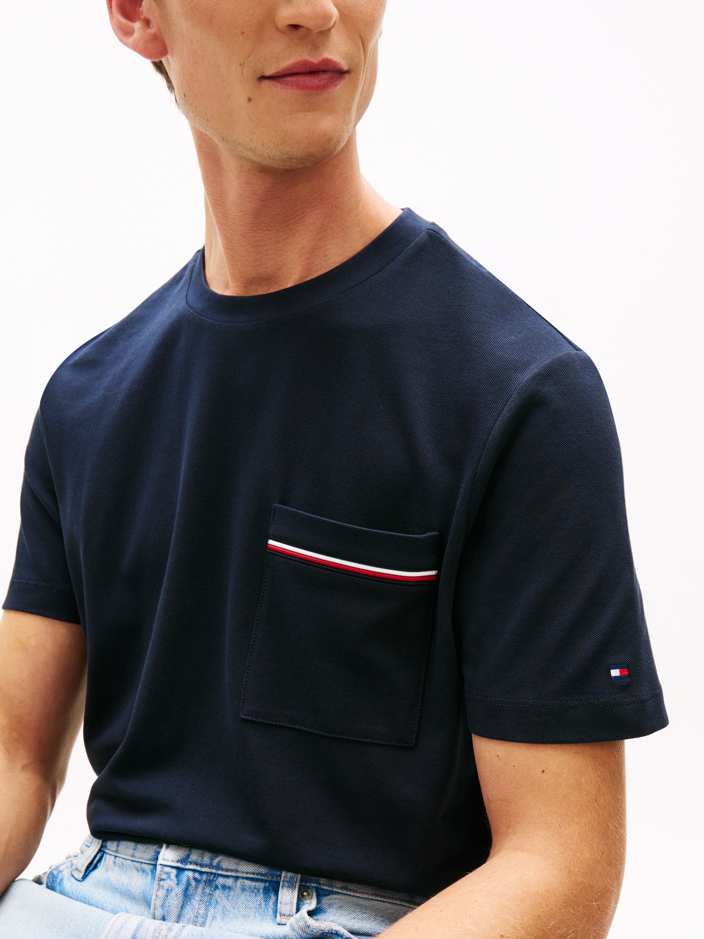 Tommy Hilfiger T-Shirt »GLOBAL STRIPE PIQUE POCKET« Regular fit mit Brusttasche