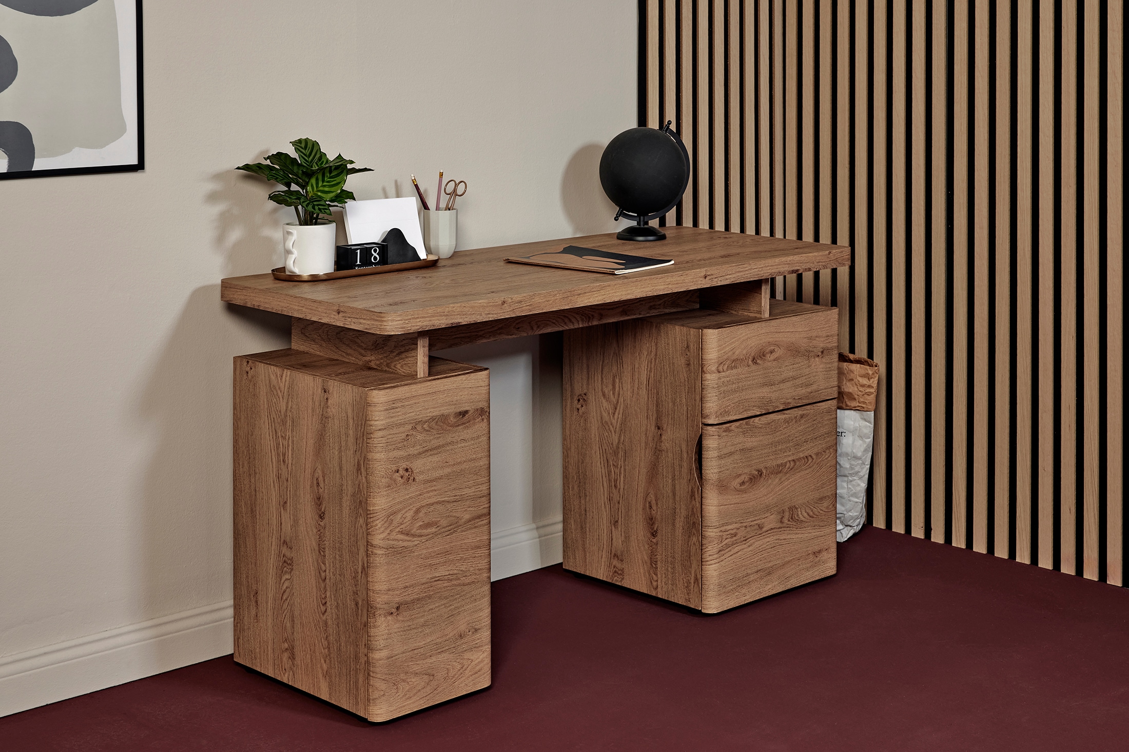 Jahnke Schreibtisch »CU-LIBRE 140«, (1 St.), Platzsparender Arbeitsplatz, mit 1 Schublade und 2 Türen, 135 cm