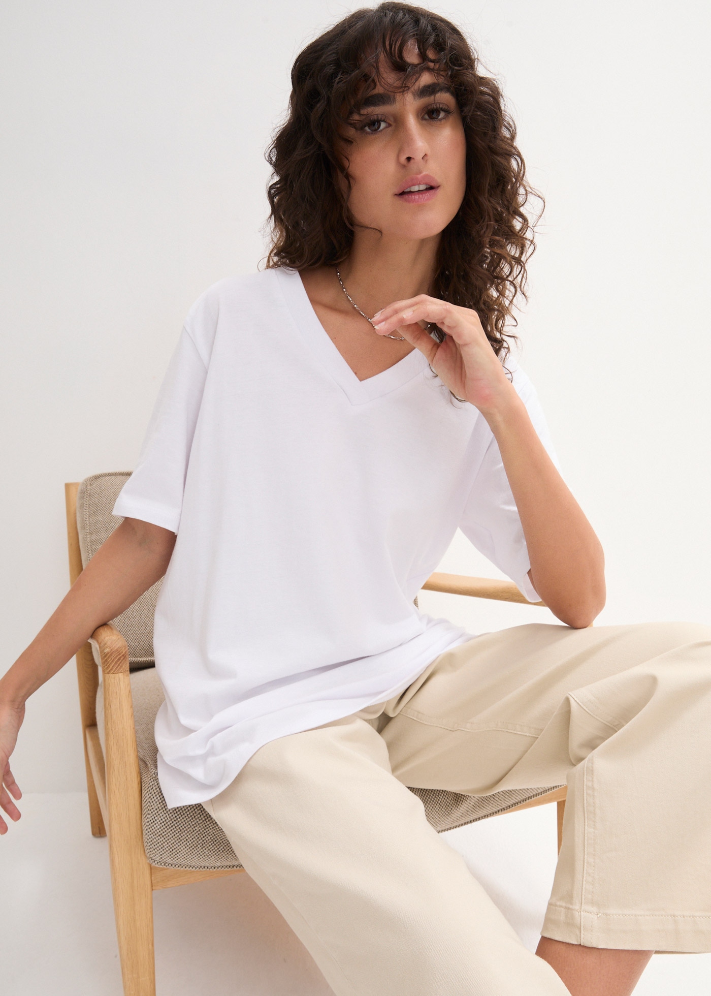 bonprix Longshirt »Weites Long-Shirt mit V-Ausschnitt, Kurzarm (5er Pack)« Packung, 5, 5 Stk. Weites Long-Shirt mit V-Ausschnitt, Kurzarm (5er Pack)