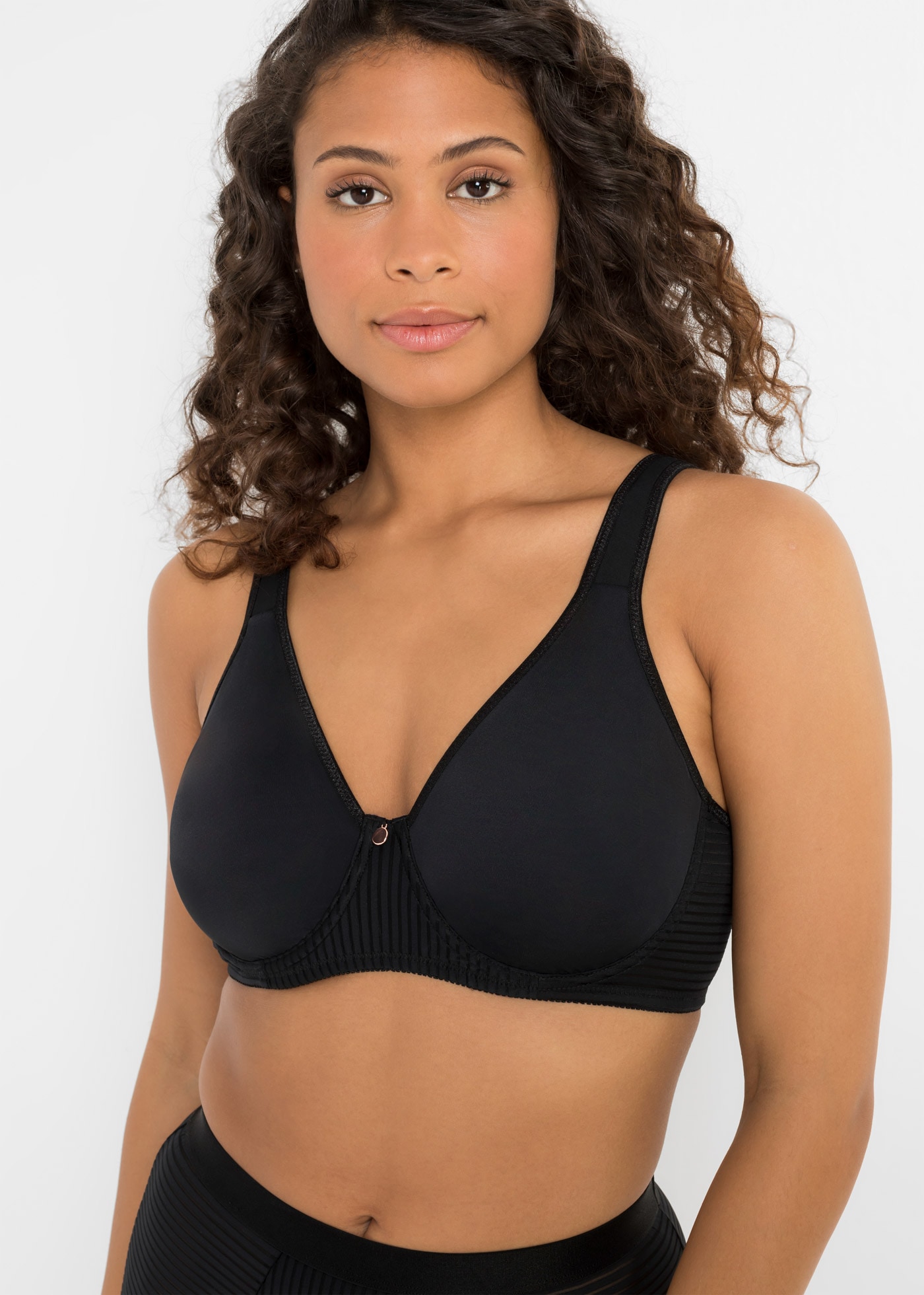 bonprix Minimizer-BH »Minimizer-BH mit gepolsterten Trägern« mit gepolsterten Trägern und raffinierten Details