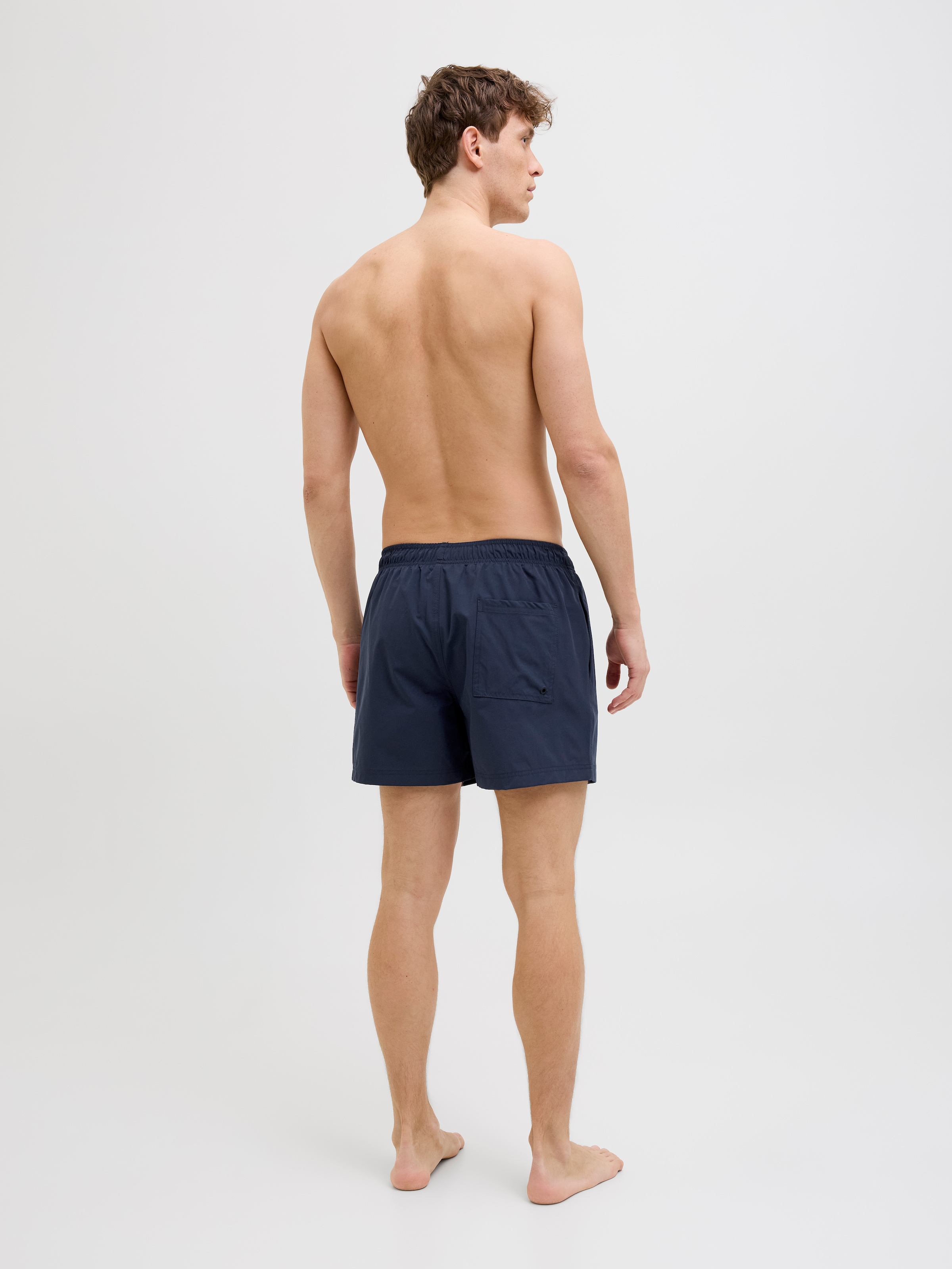 Jack & Jones Badeshorts »JPSTMAUI  Badeshort mit elastischem Bund und normalem Schnitt« unifarben, modisch, slim fit, Polyester