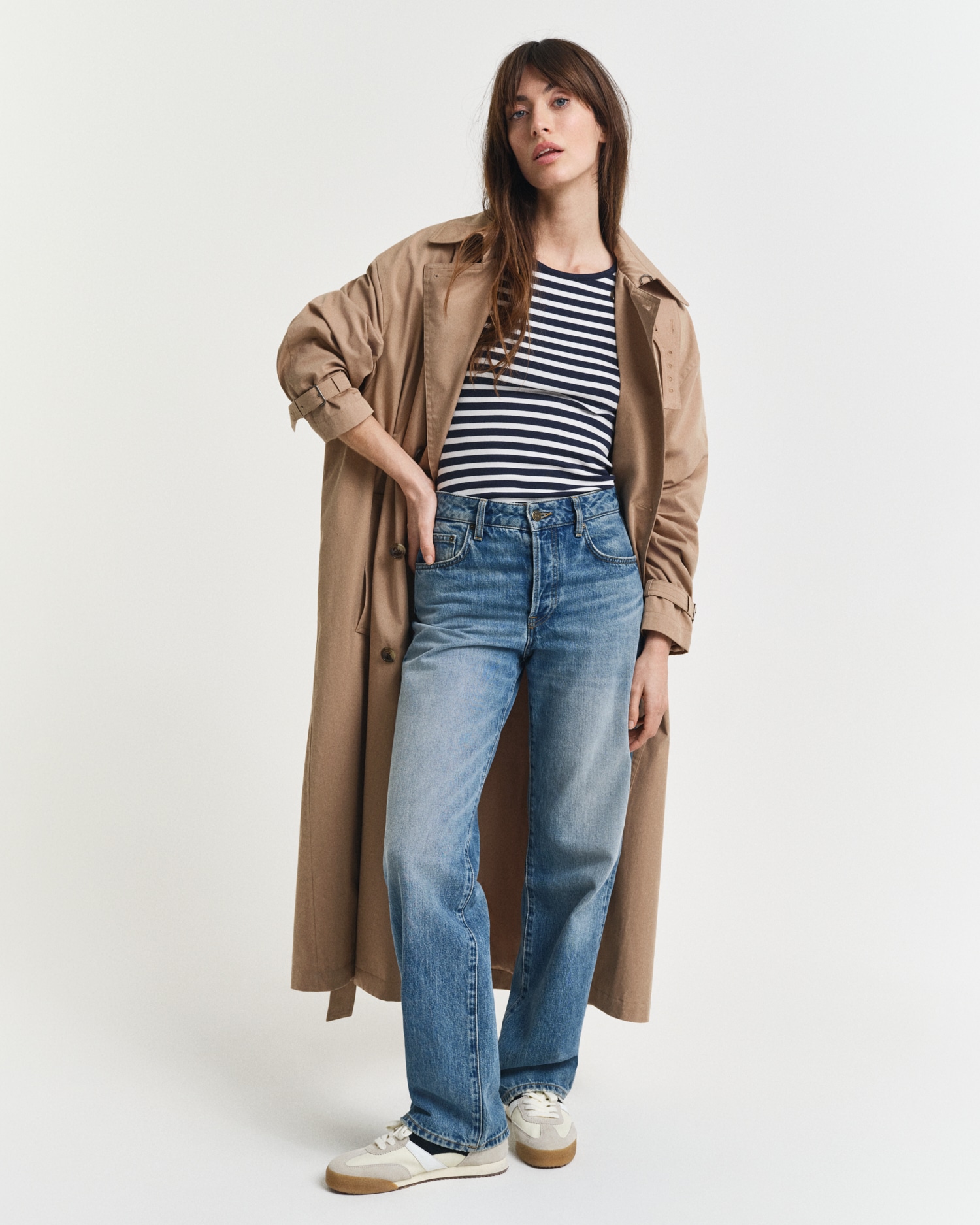 Gant T-Shirt »SLIM STRIPED 1X1 RIBBED KA T-SHIRT« mit dezentem Logoschriftzug am Ärmelabschluss