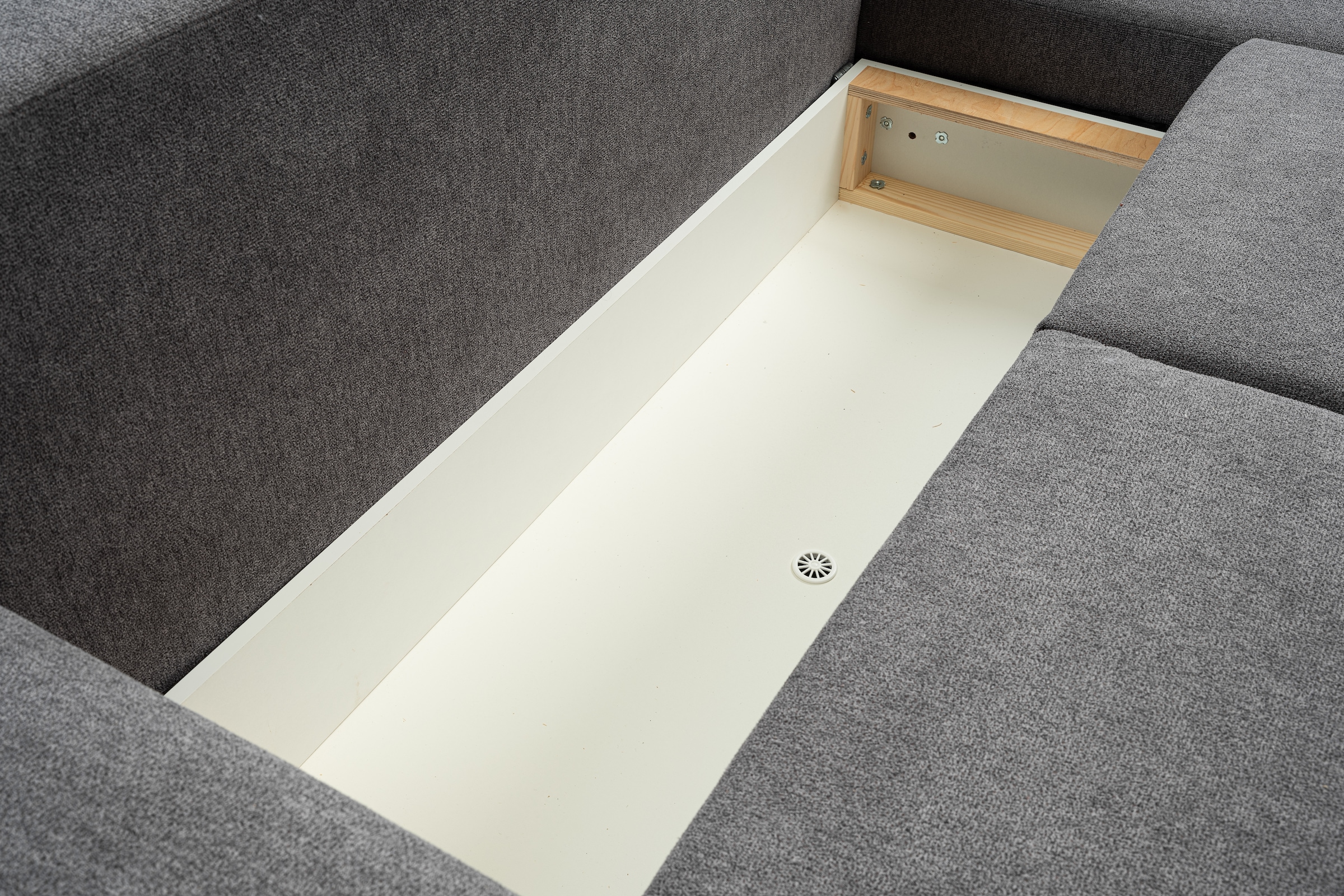 WERK2 Ecksofa »Riwa, modernes Sofa zum Kuscheln und Entspannen, Breite 300cm, L-Form«, Trendiges Ecksofa mit vielen Kissen, Schlaffunktion & Bettkasten