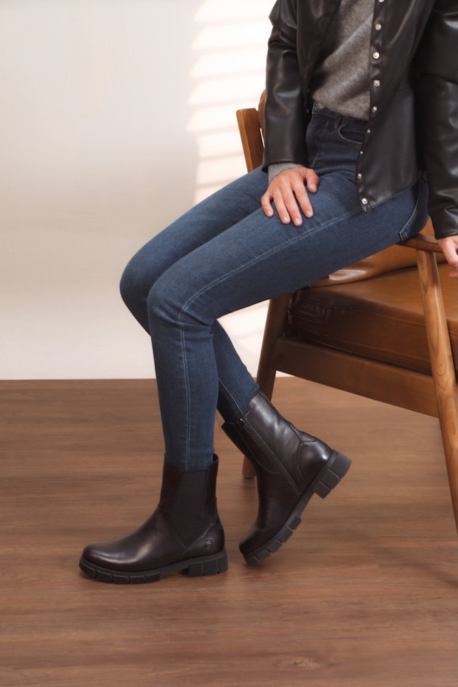 Remonte Chelseaboots »Elisabeth Hurley-Collection«, Boots, Stiefelette, Profilsohle und Innenreißverschluss