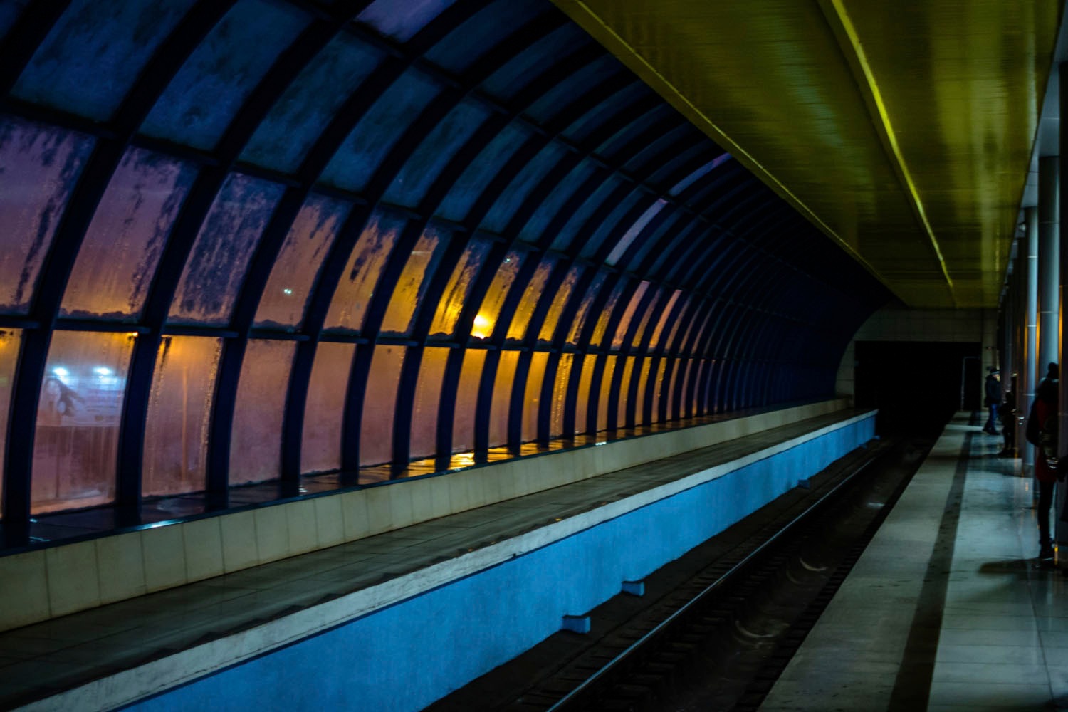 queence Acrylglasbild "Bahngleis", Kunst-Züge-Zugbilder-Städte-Gebäude, Fin günstig online kaufen