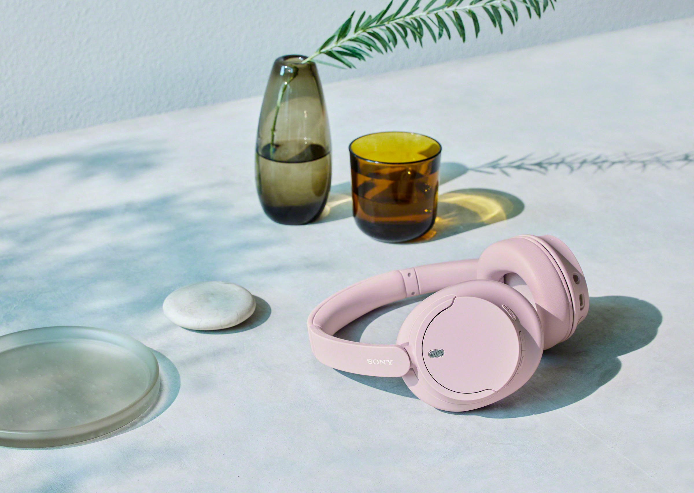 Sony Over-Ear-Kopfhörer »WH-CH720N«, Bluetooth, Noise-Cancelling-Freisprechfunktion-integrierte Steuerung für Anrufe und Musik-LED Ladestandsanzeige-Multi-Point-Verbindung-Sprachsteuerung