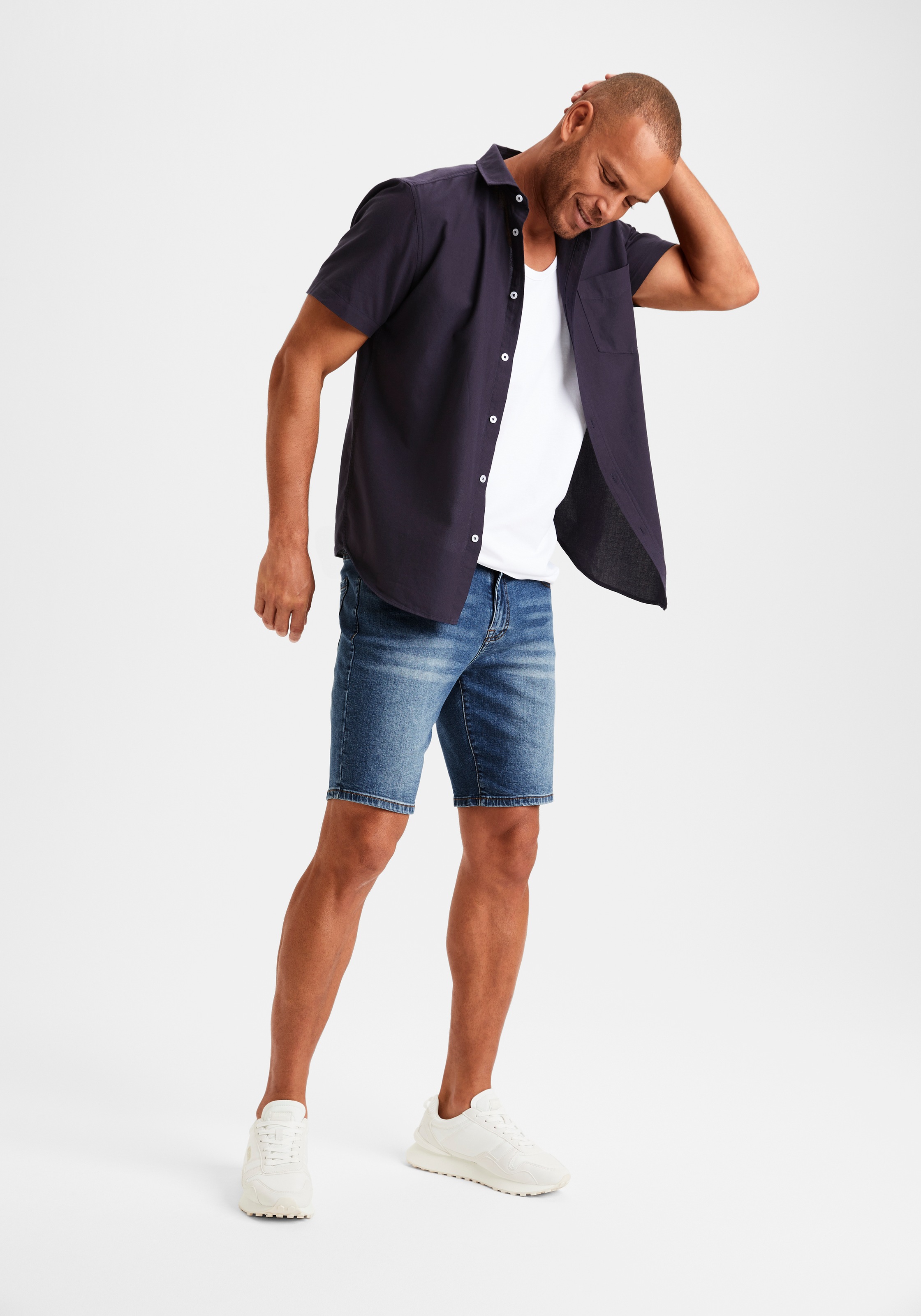 8. Bild von Buffalo Jeansshorts, 5-Pocket Form aus elastischer Denim-Qualität