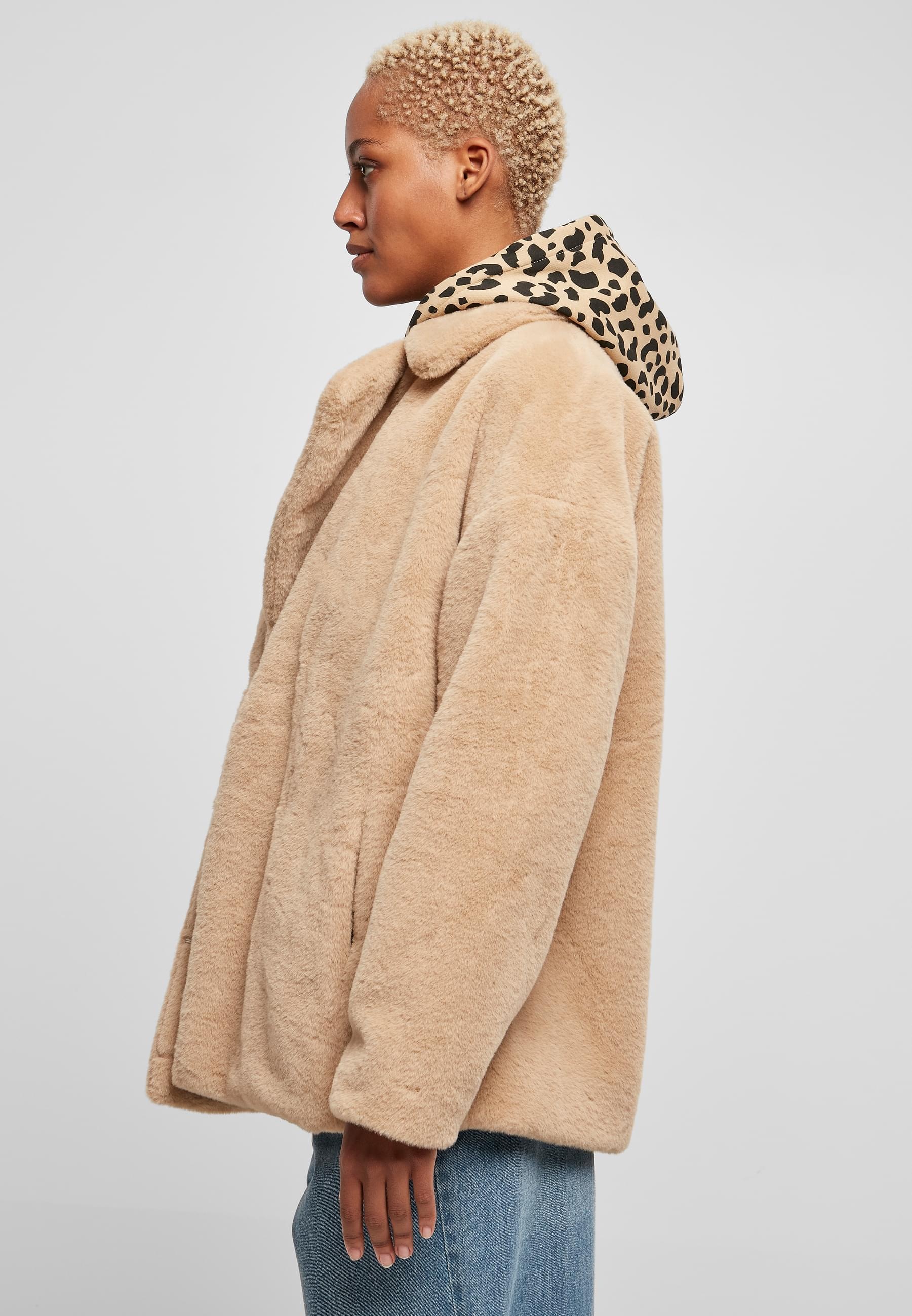 URBAN CLASSICS Winterjacke »Urban Classics Damen Ladies Lapel Teddy Jacket« 1 Stk. tlg. ohne Kapuze