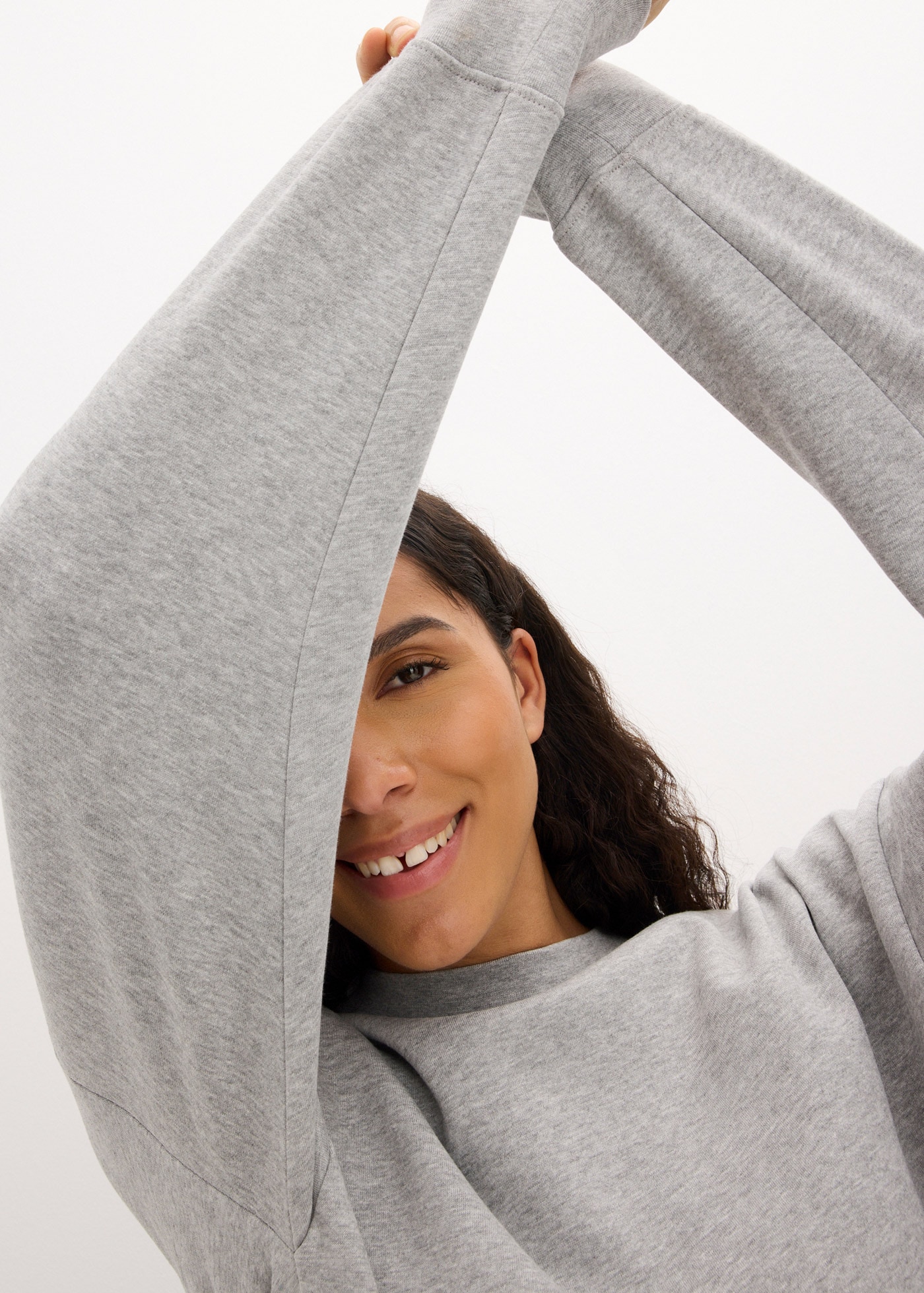 bonprix Sweatkleid »Oversized Sweatkleid« Ohne Taschen für den Alltag, dickeres Material, Oversize-Passform