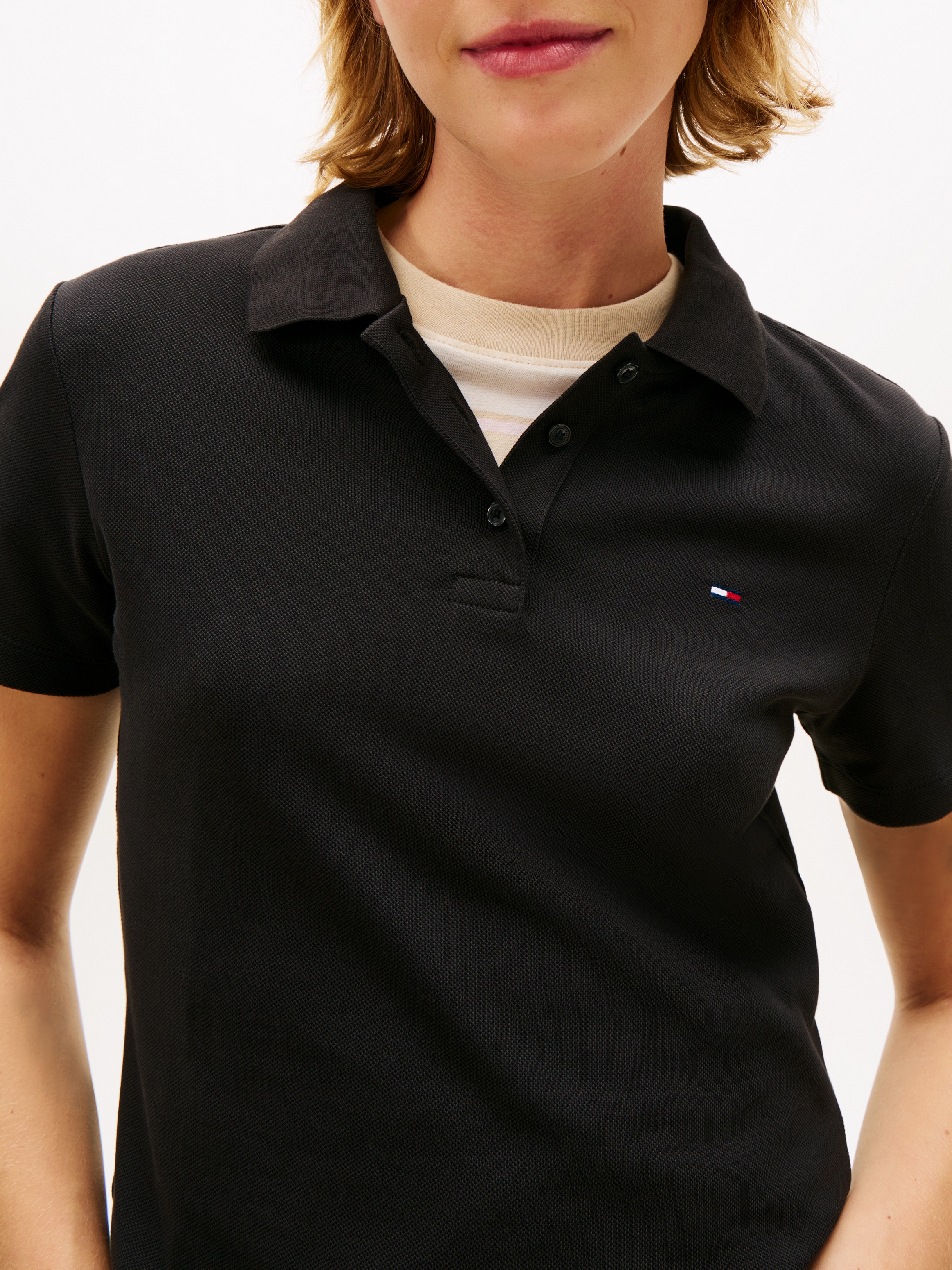 Tommy Jeans Poloshirt »TJW SLIM ESSENTIAL POLO SHORT SLEEVE« mit Logostickerei, Piqué
