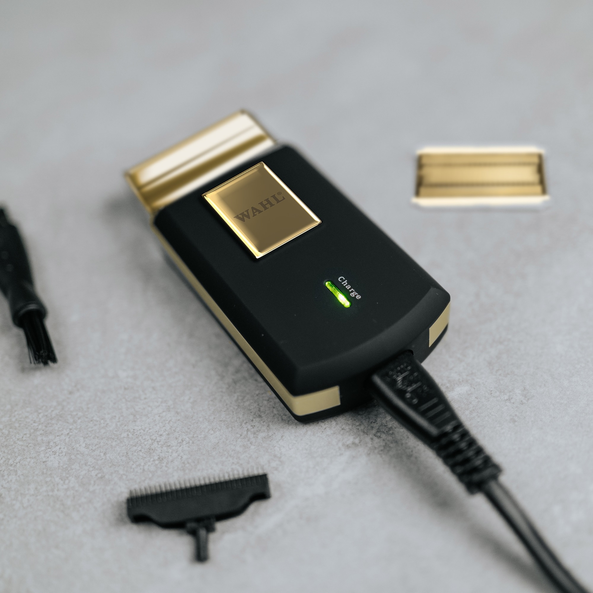 Wahl Elektrorasierer »Travel Shaver«, 8 St. Aufsätze, Kompaktes Design, LED-Ladenanzeige
