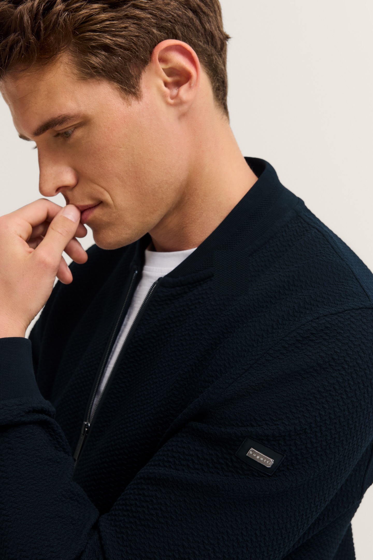 bugatti Sweatjacke »Modern Fit«, mit Collegekragen und Reißverschluss