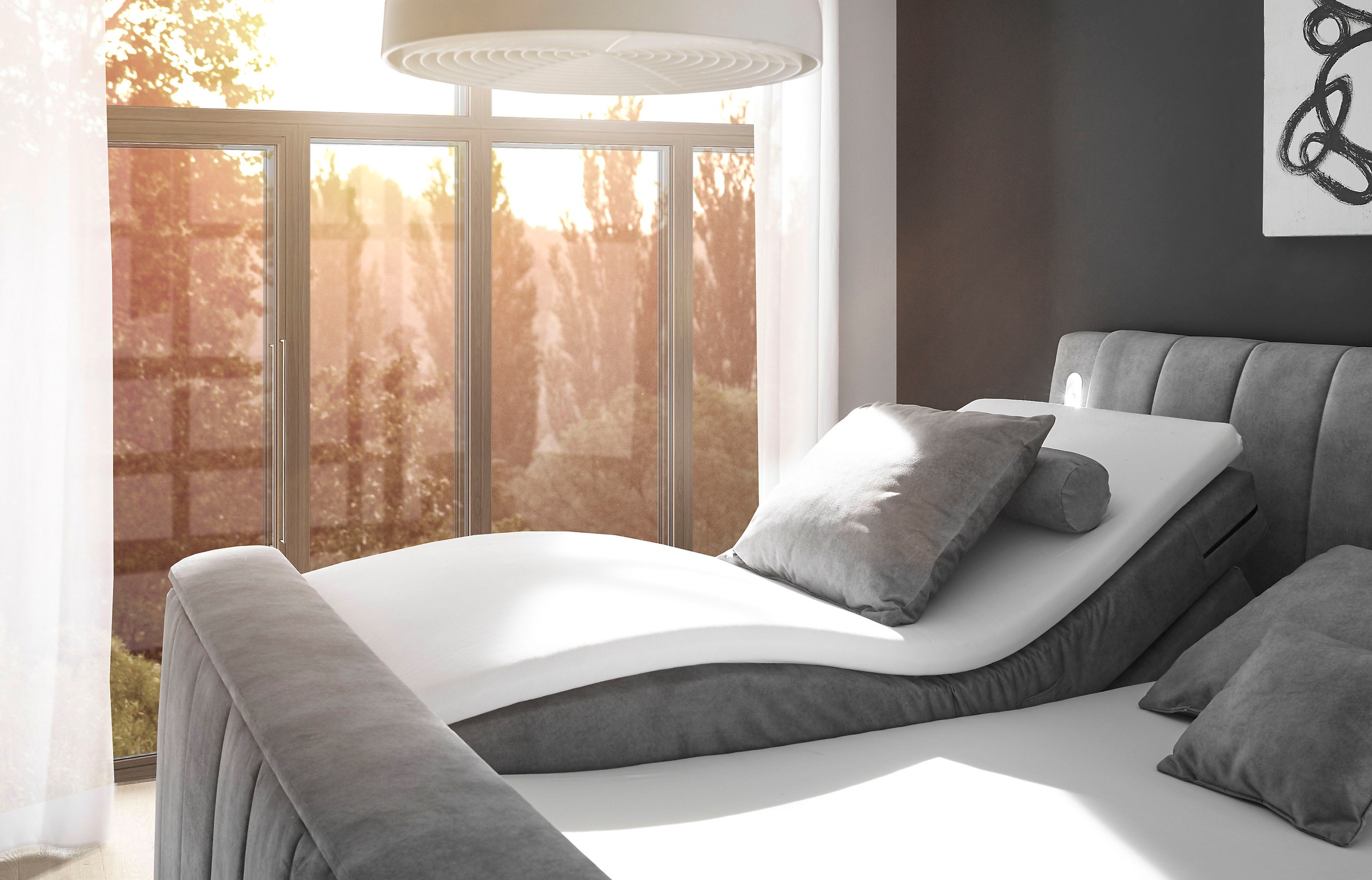 ED EXCITING DESIGN Boxspringbett »Dallas« mit Motorverstellung,  inkl. Topper, LED-Beleuchtung und motorisierter TV-Halterung (bis 40 Zoll)