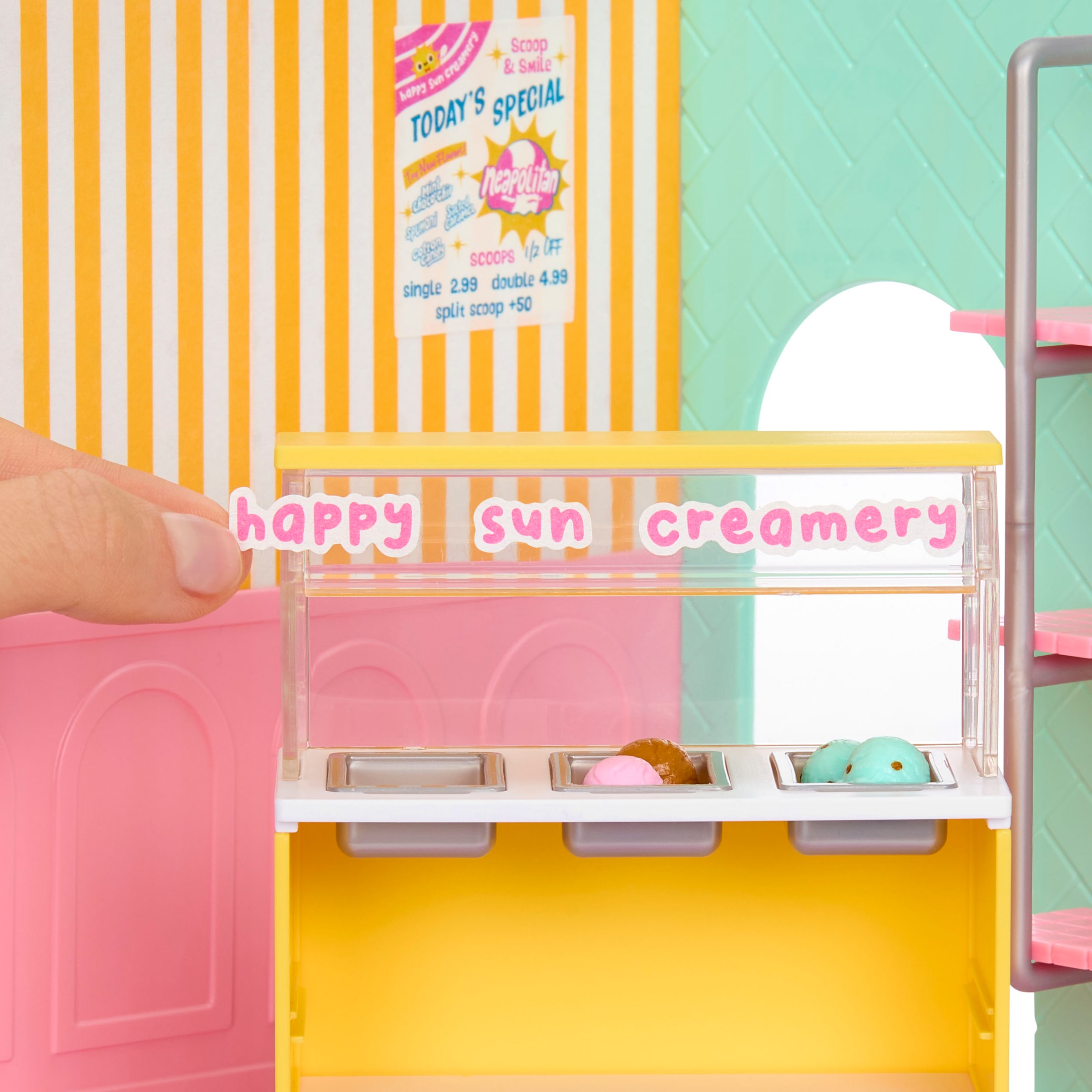 MGA ENTERTAINMENT Kreativset »MGA's Miniverse - Spaces Starter Pack- Ice Cream«