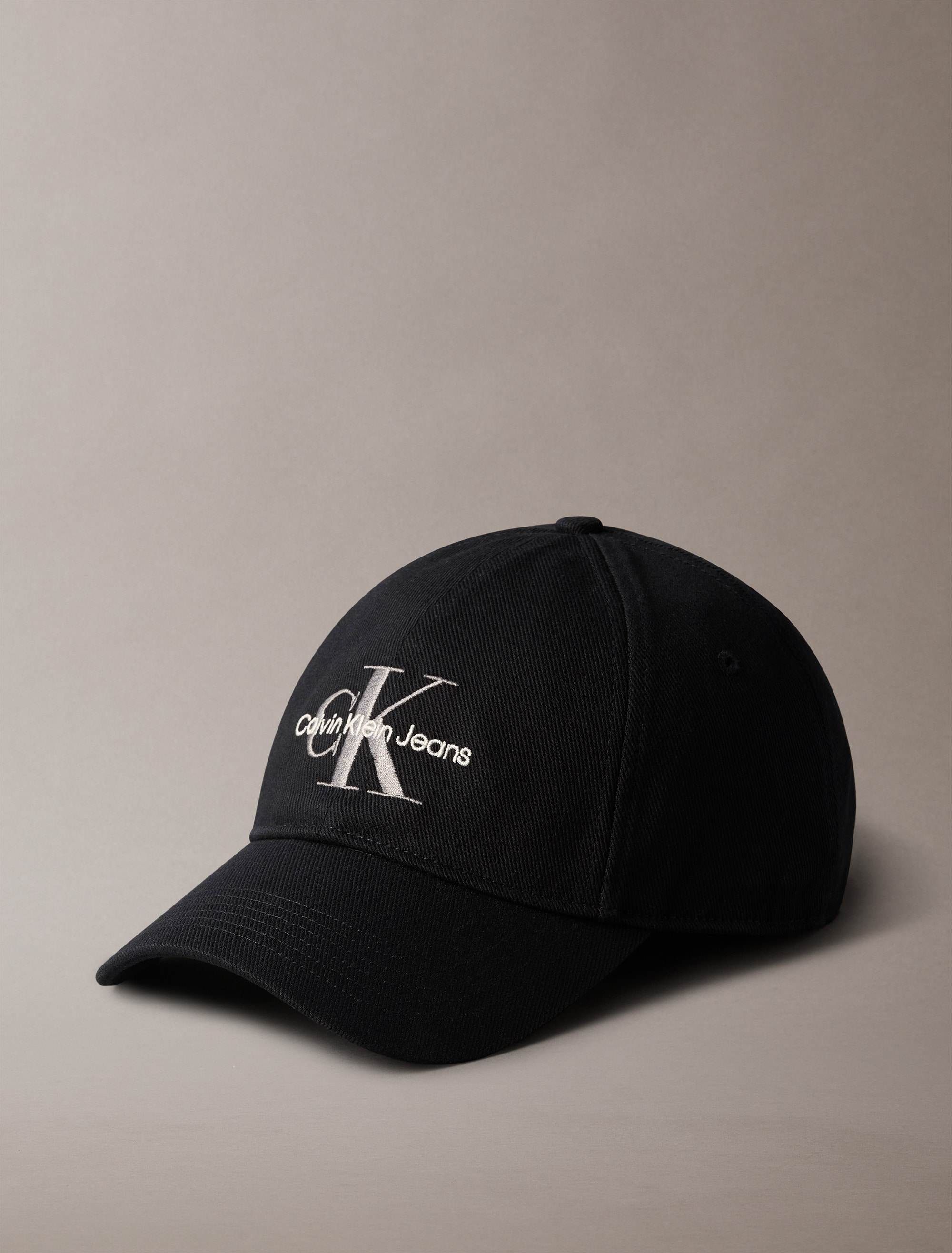 Calvin Klein Jeans Baseball Cap »MONO LOGO EMBRO CAP«, mit Logostickerei