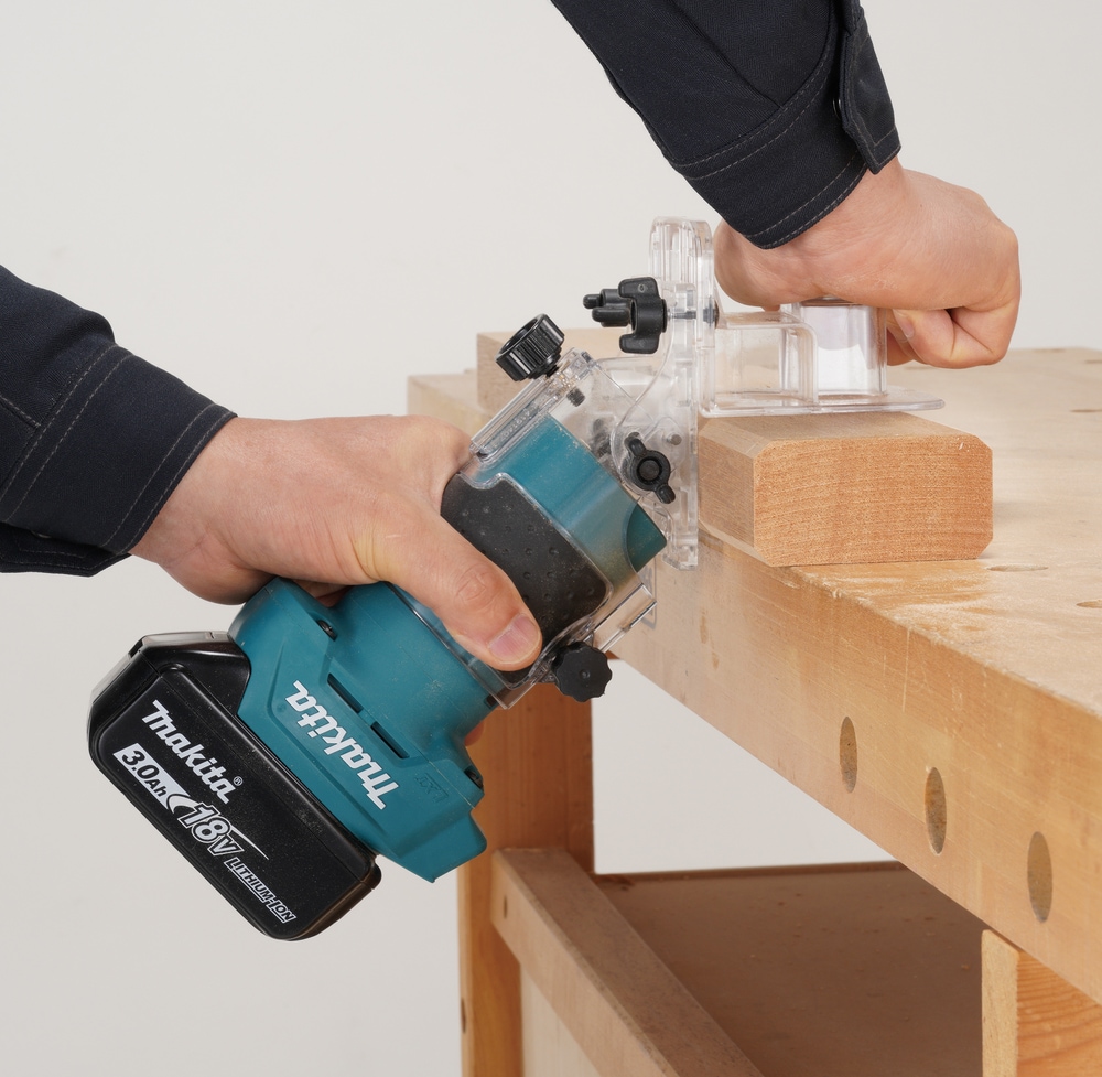 Makita Akku-Fräse »Kantenfräser »DRT52Z« 6 mm, 30.000 min⁻¹, ohne Akku und Ladegerät« leichte bürstenlose Akku-Kantenfräse für Tischler und Hobbyhandwerker