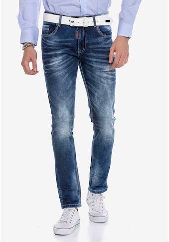 Cipo & Baxx Straight-Jeans, im modischen Straight-Fit-Schnitt kaufen