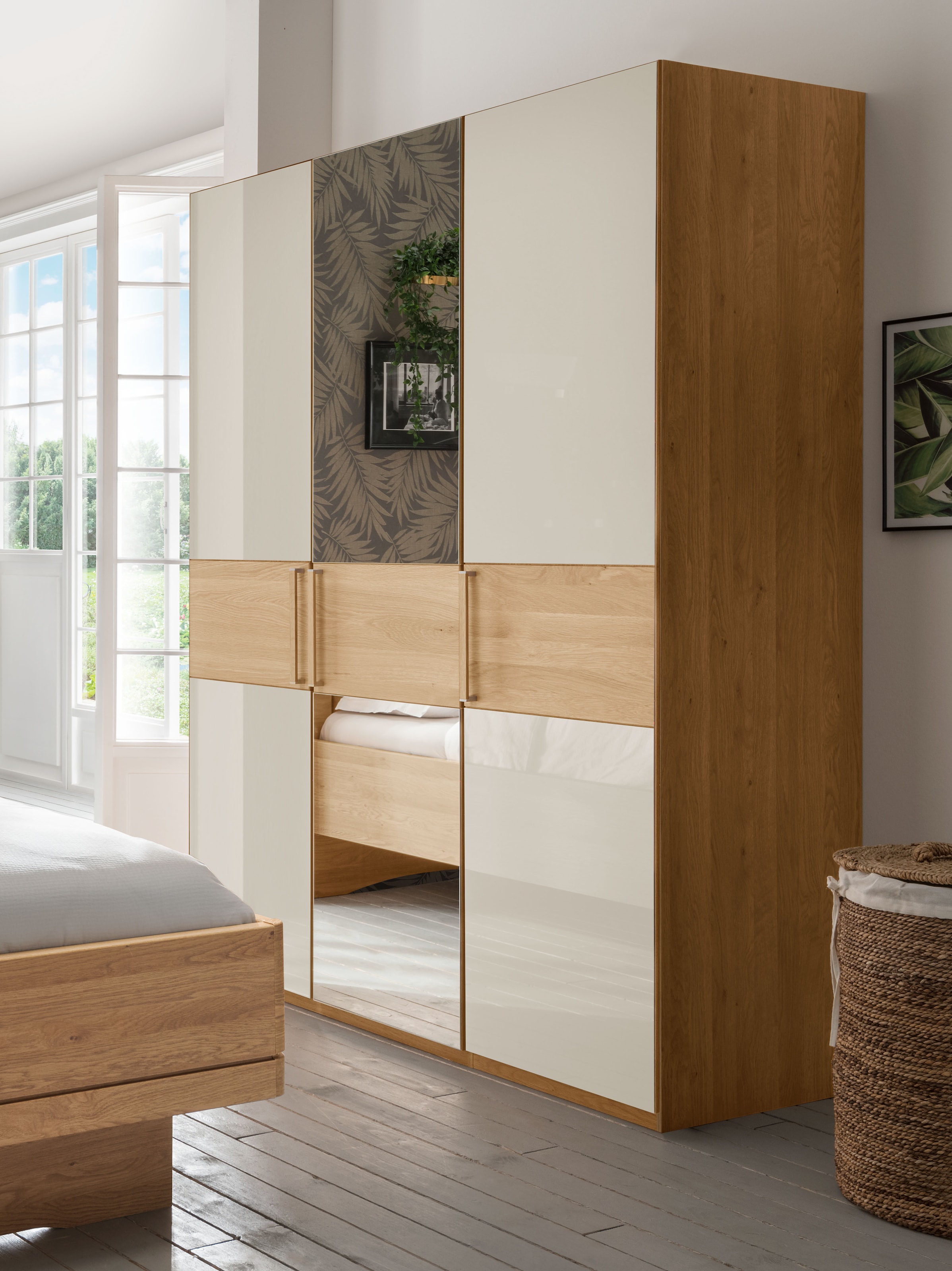 WIEMANN Kleiderschrank "Kiruna" mit Champagnerglas und Spiegel günstig online kaufen