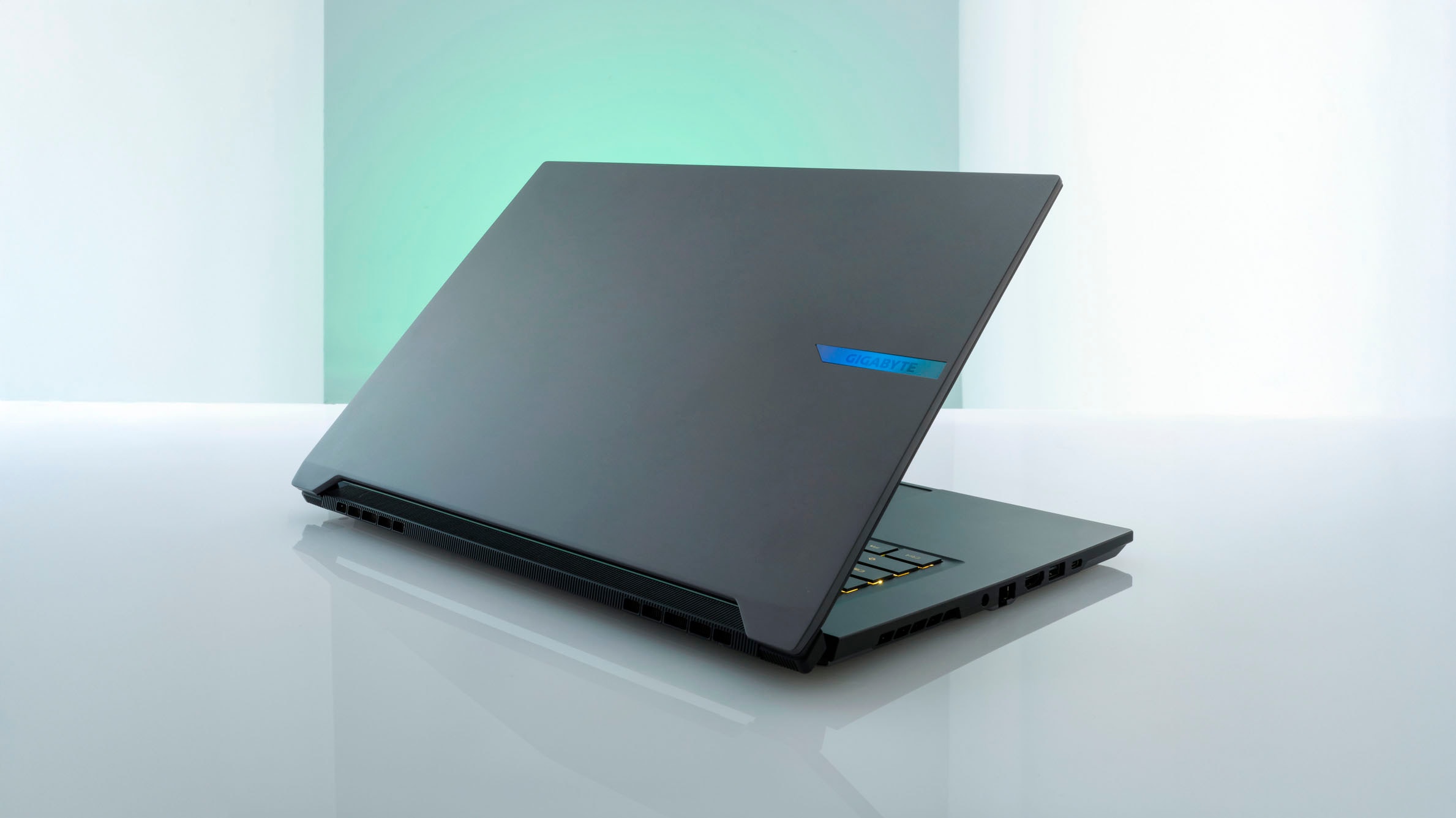 Gigabyte Gaming-Notebook »AERO X16«, 40,64 cm, / 16 Zoll, AMD, Ryzen™ AI 9, GeForce RTX 5070, 1000 GB SSD