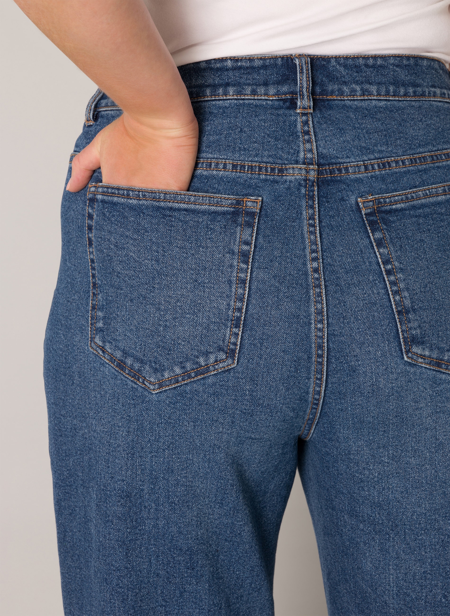 Base Level Curvy Weite Jeans, in großen Größen