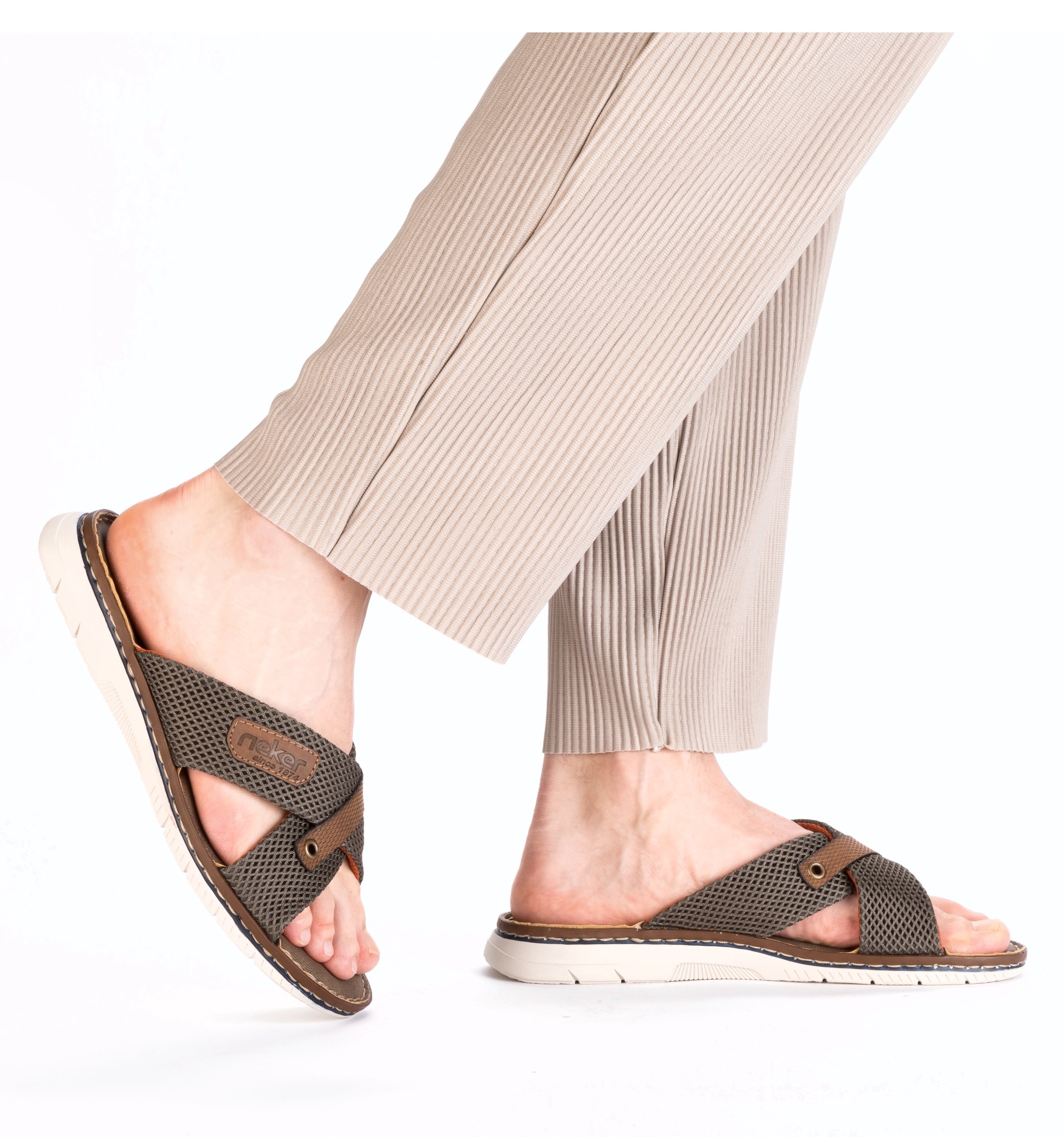 Rieker Pantolette, Sommerschuh, Hausschuh, Strandschuh zum Schlupfen