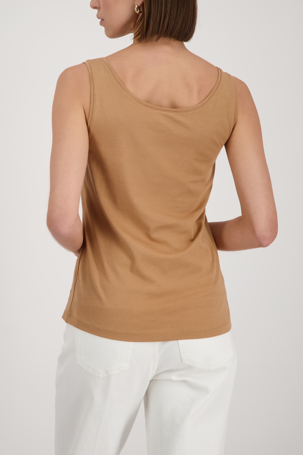 Monari Tanktop »Top Basic« Körpernahe Passform mit tiefem Rundhalsausschnitt