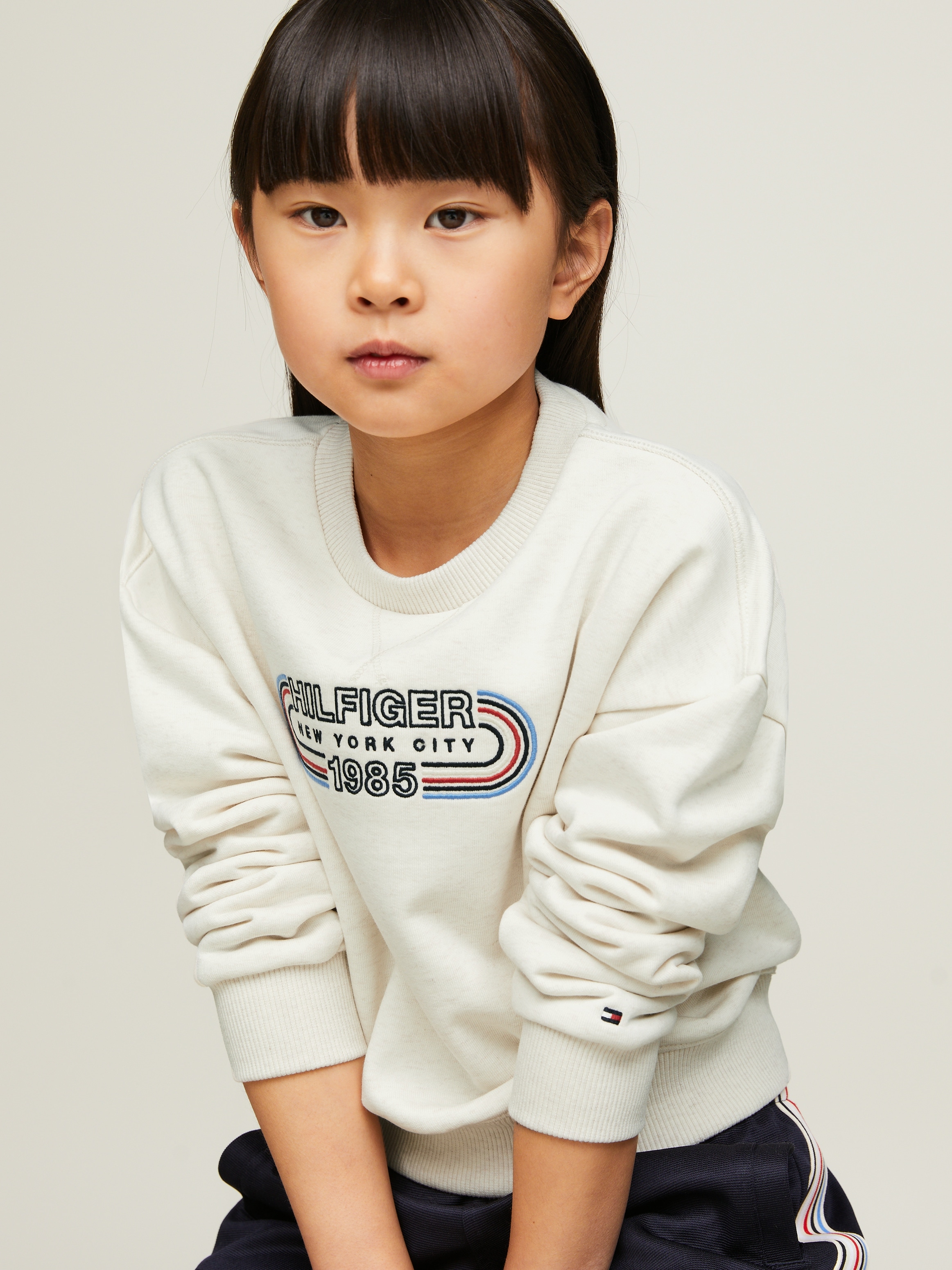 Tommy Hilfiger Sweatshirt »HILFIGER 1985 SWEATSHIRT«, Kinder bis 16 Jahre