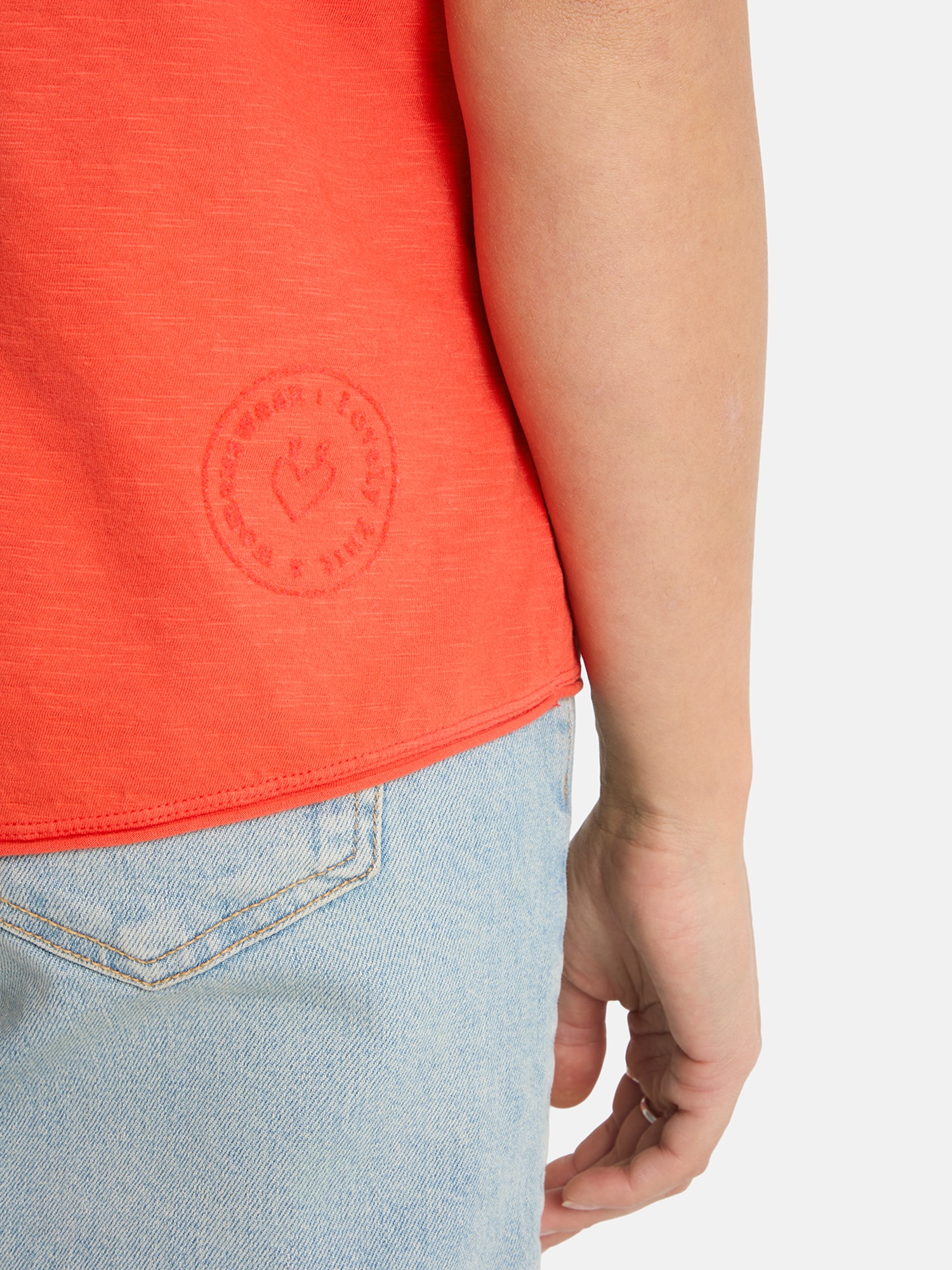 Lieblingsstück Rundhalsshirt »CandiceEP« mit Statement-Stickerei und im Batik-Look