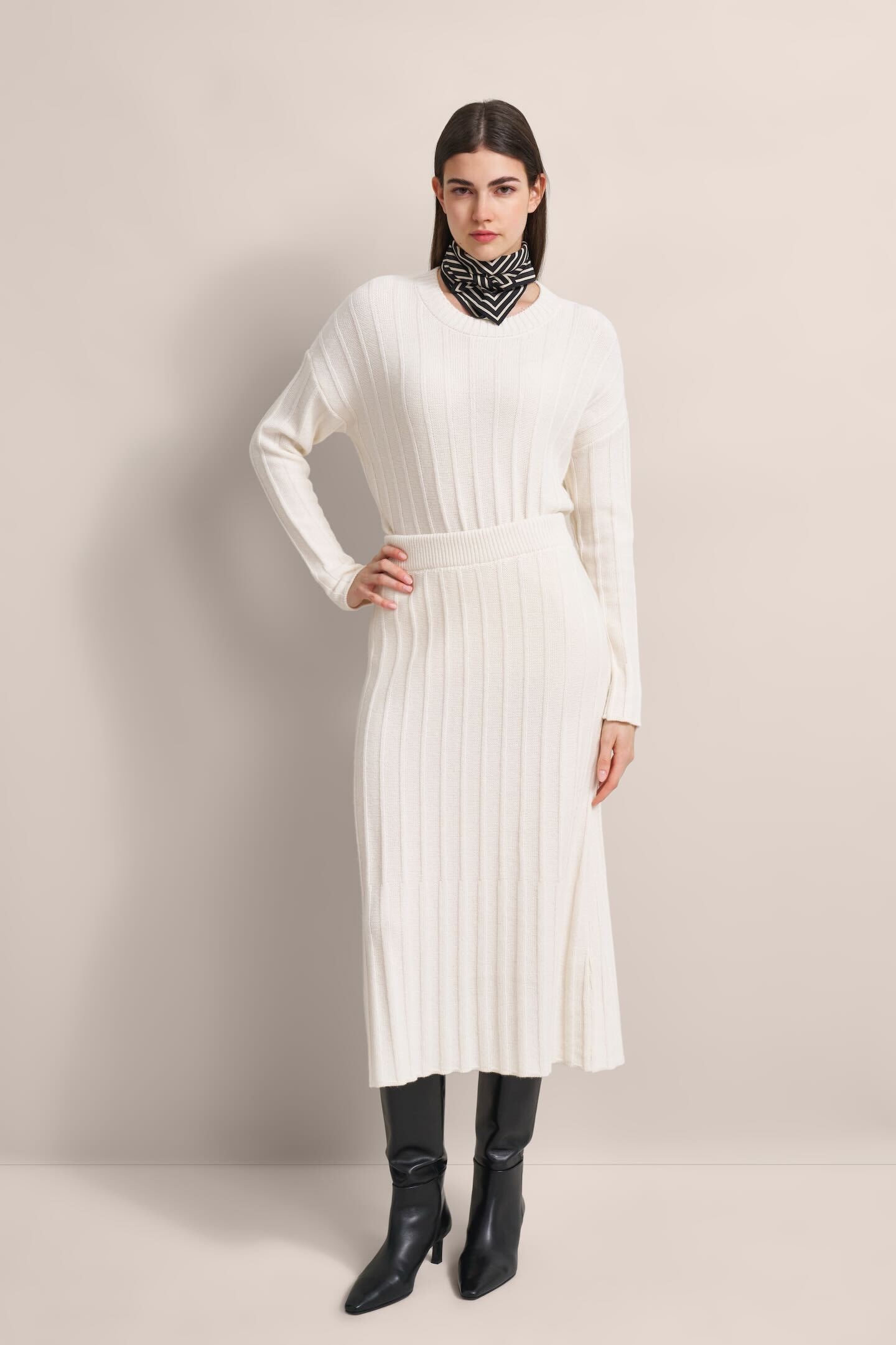 bugatti Jerseyrock aus einer Kaschmir-Wollqualität