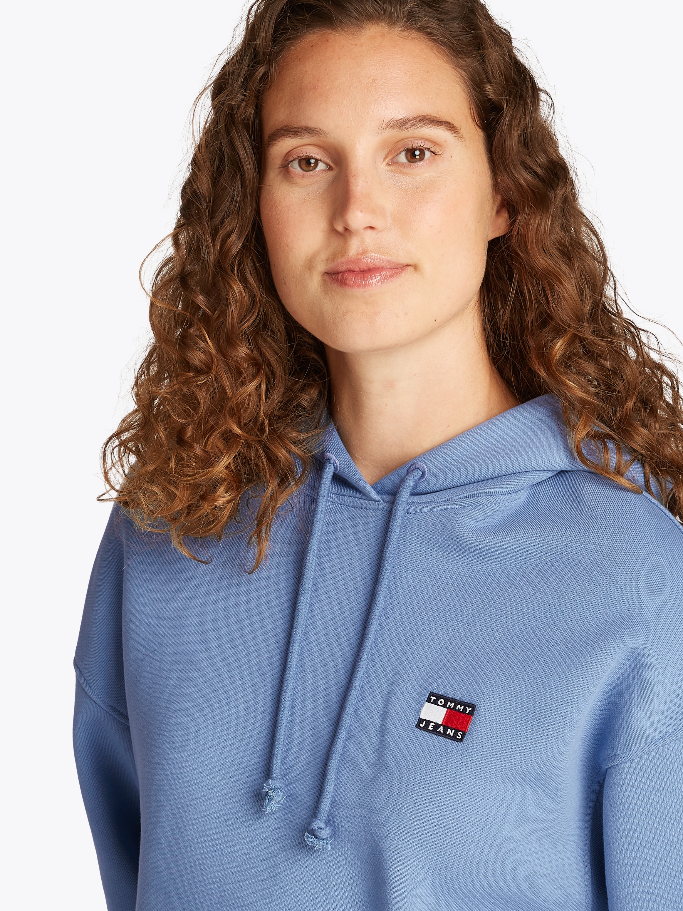 Tommy Jeans Hoodie »TJW BXY BADGE HOODIE EXT«, mit Logo-Badge
