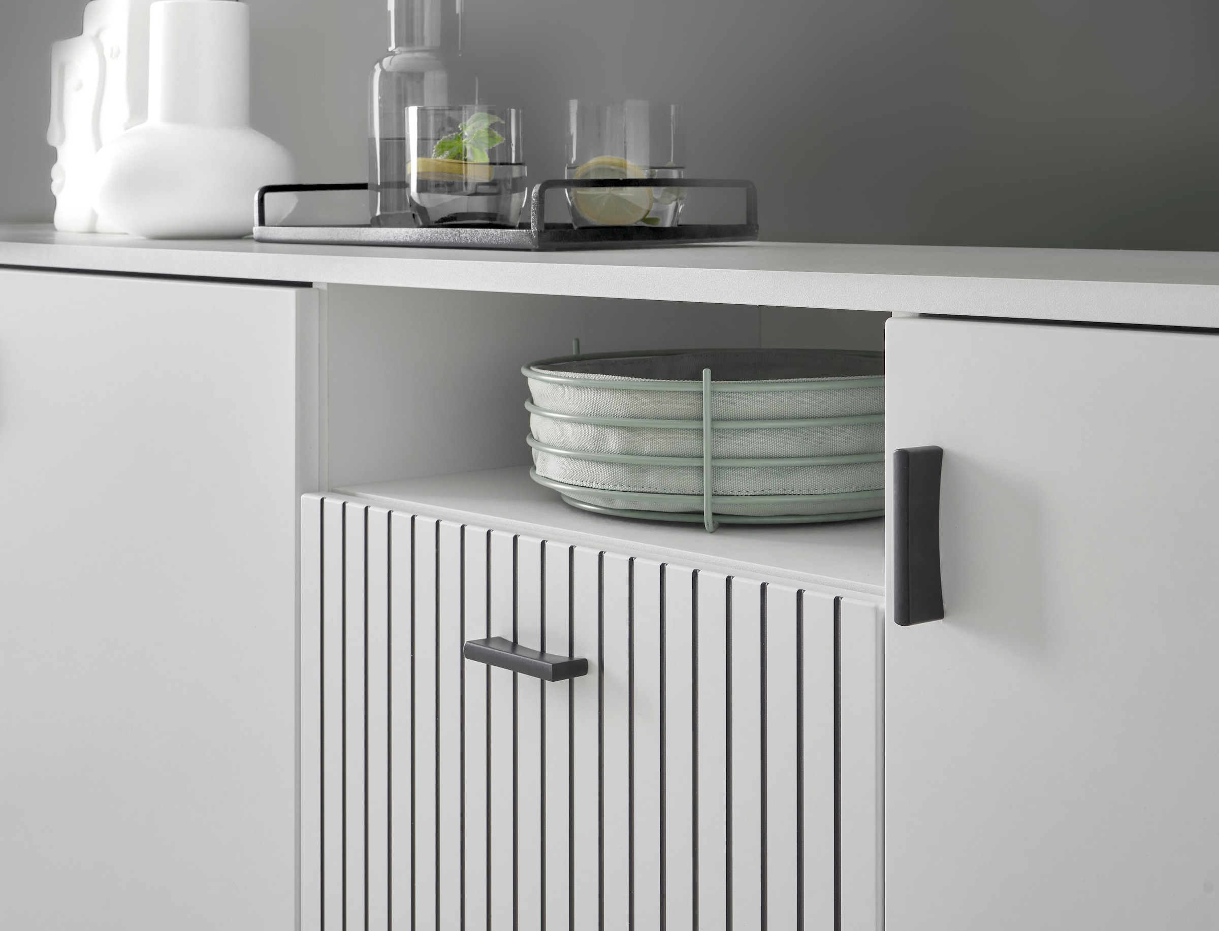 INOSIGN Sideboard »Hudson« in moderner Trendfarbe, Griffe aus Metall (Schwarz), Breite 200 cm