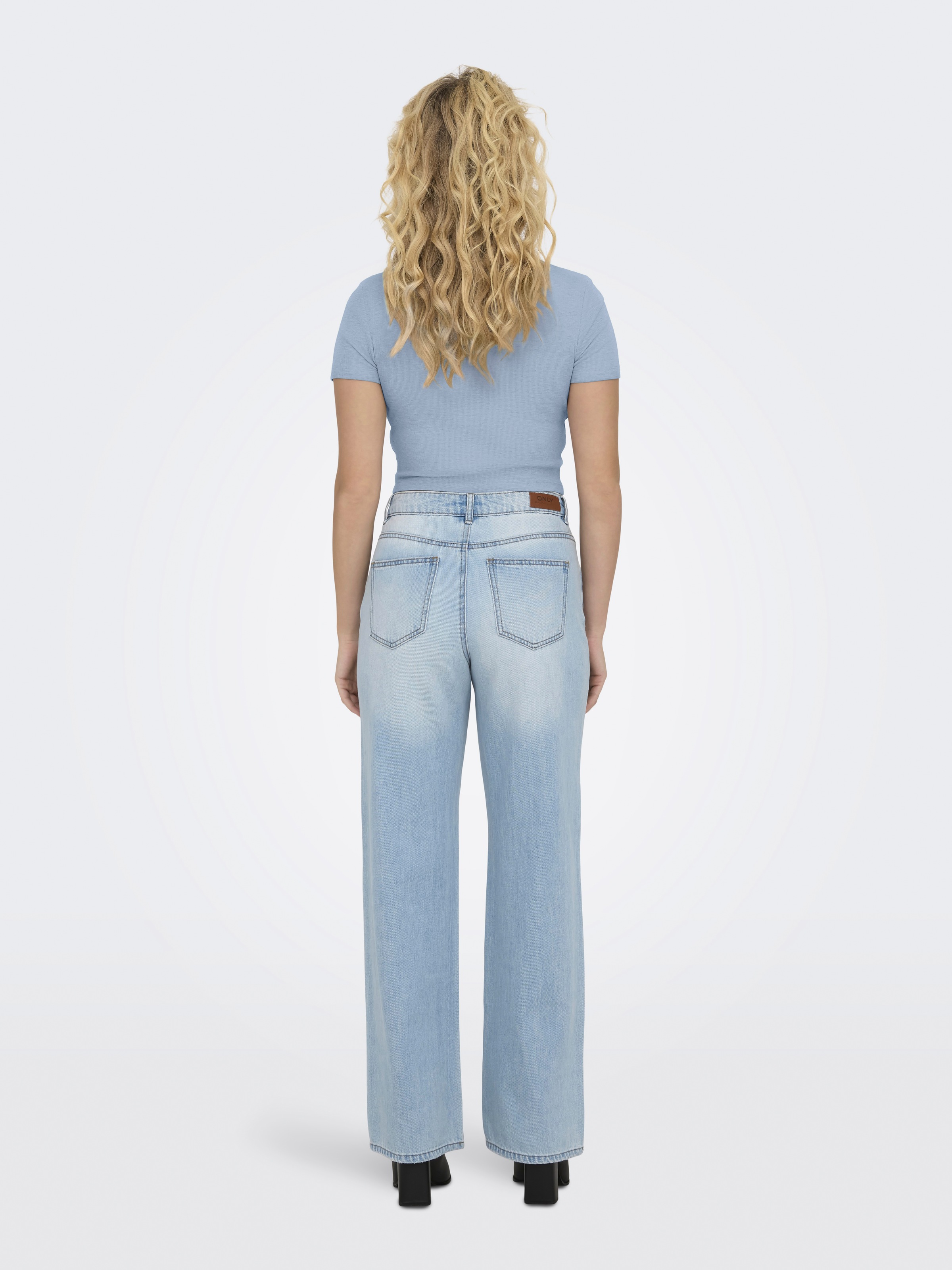 ONLY Kurzarmshirt »ONLBETTY S/S O-NECK SHORT TOP CC JRS«, mit geripptem Stoff