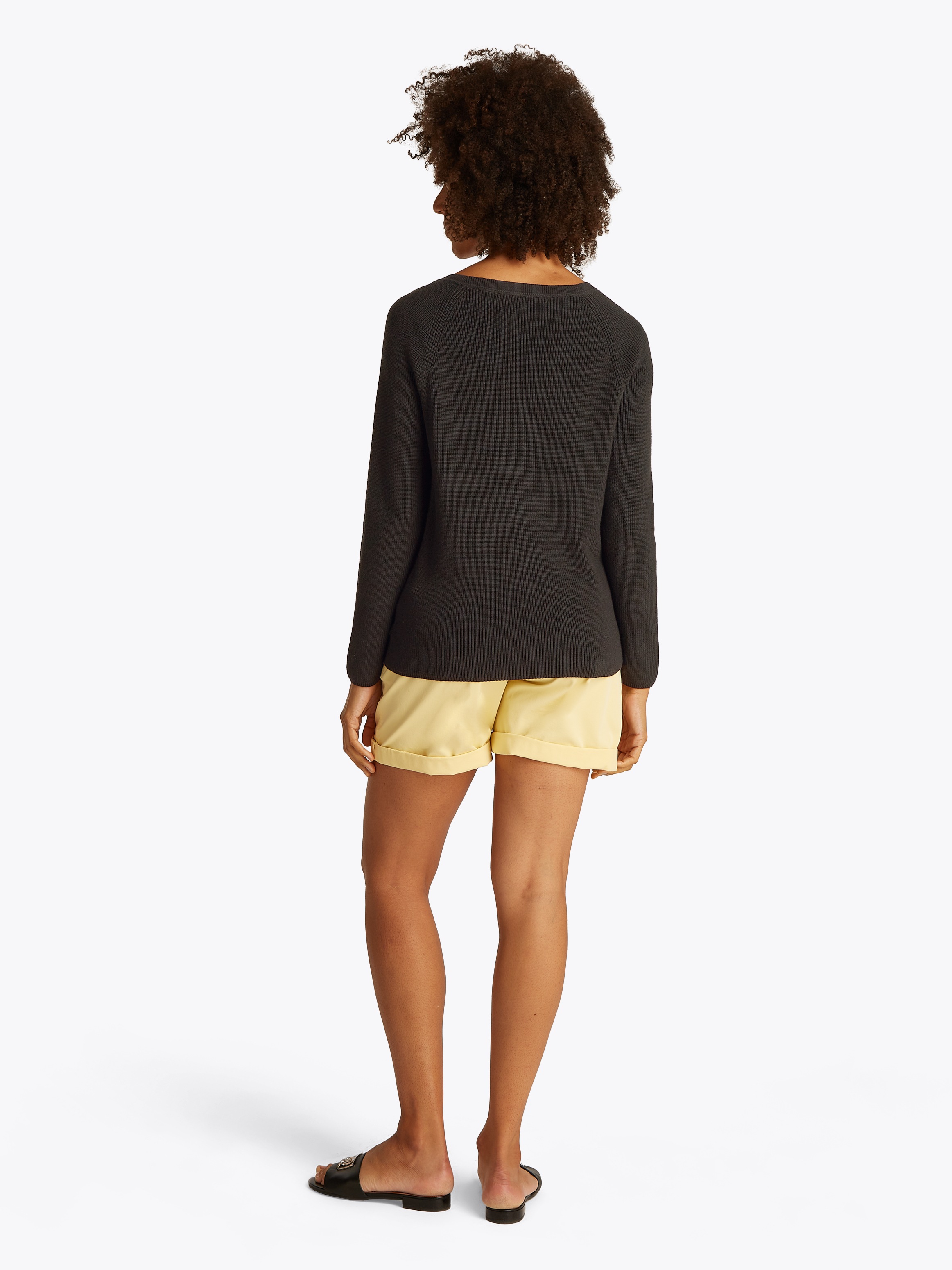 Tommy Hilfiger Strickpullover »CO CARDI FINE GG LS BOAT-NK SWT«, mit Raglanärmel, Logostickerei