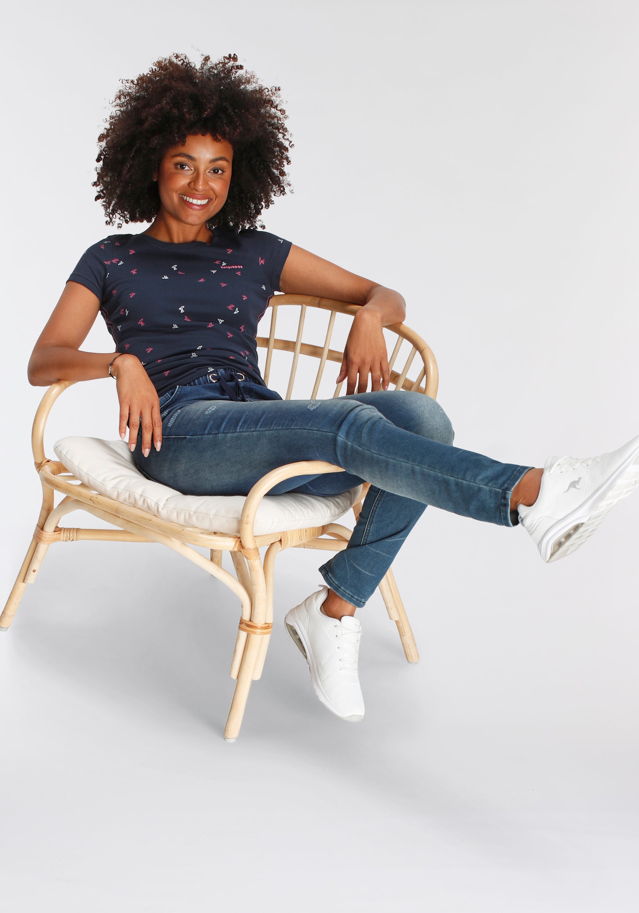 KangaROOS T-Shirt Kurzarm,  sehr figurbetont,  aus 100% Baumwolle