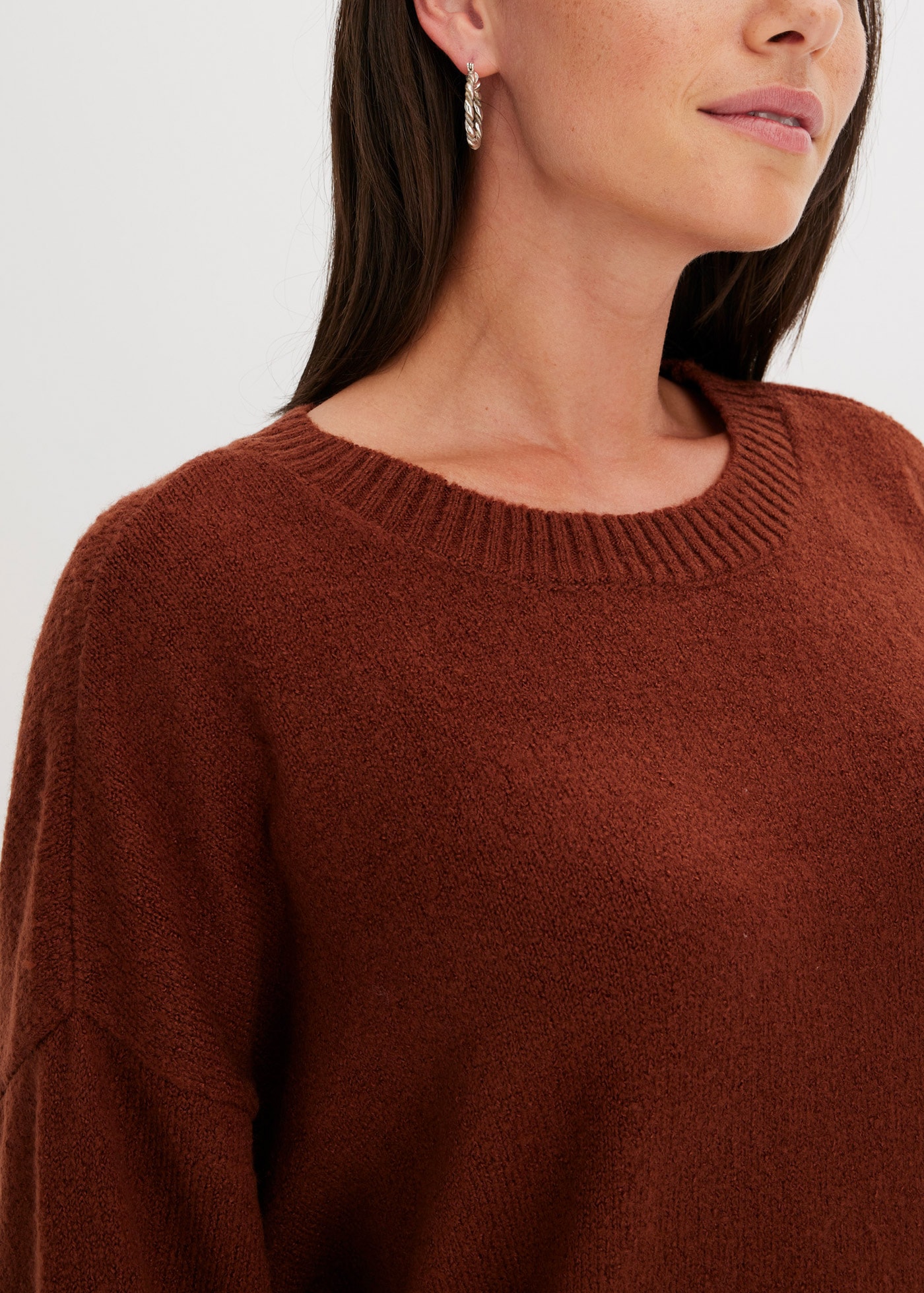 bonprix Sweatkleid »Oversize-Strickkleid« aus Materialmix, Oversize Passform, knielang, mit Seitenschlitzen