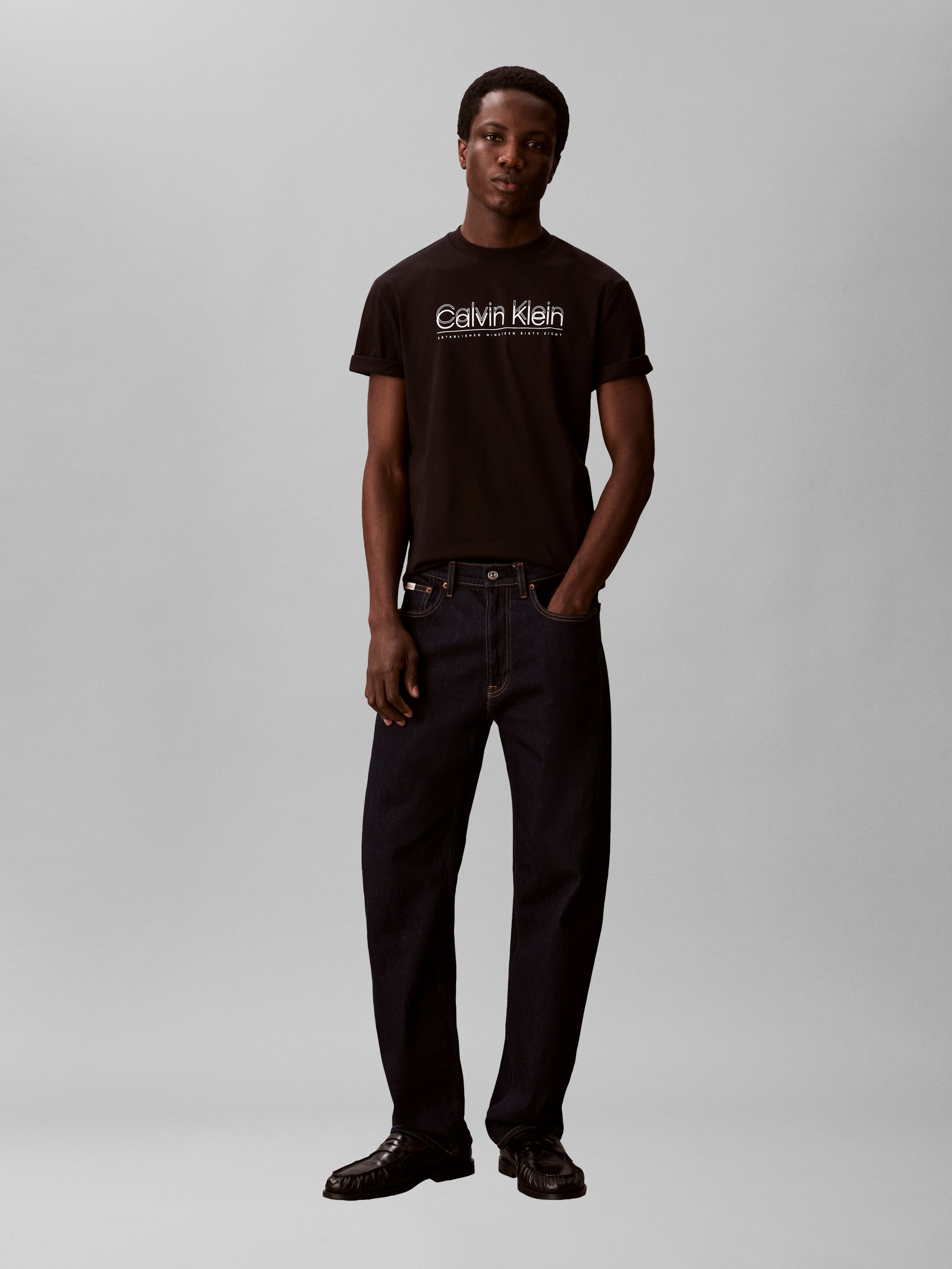 Calvin Klein T-Shirt Rundhalsausschnitt, Regular Fit, Logoschriftzug