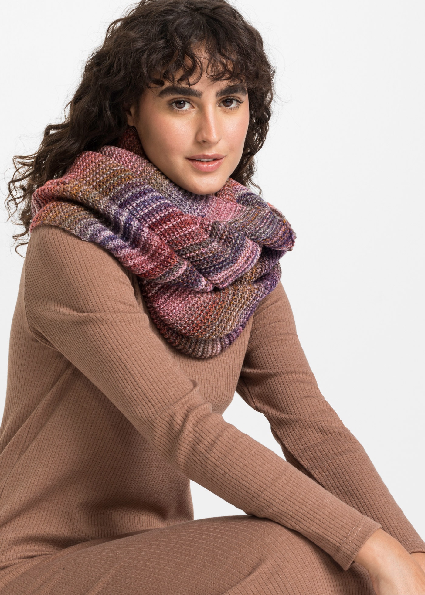 bonprix Loop aus Polyacryl, buntes Streifenmuster, bequeme Passform, casual Stil