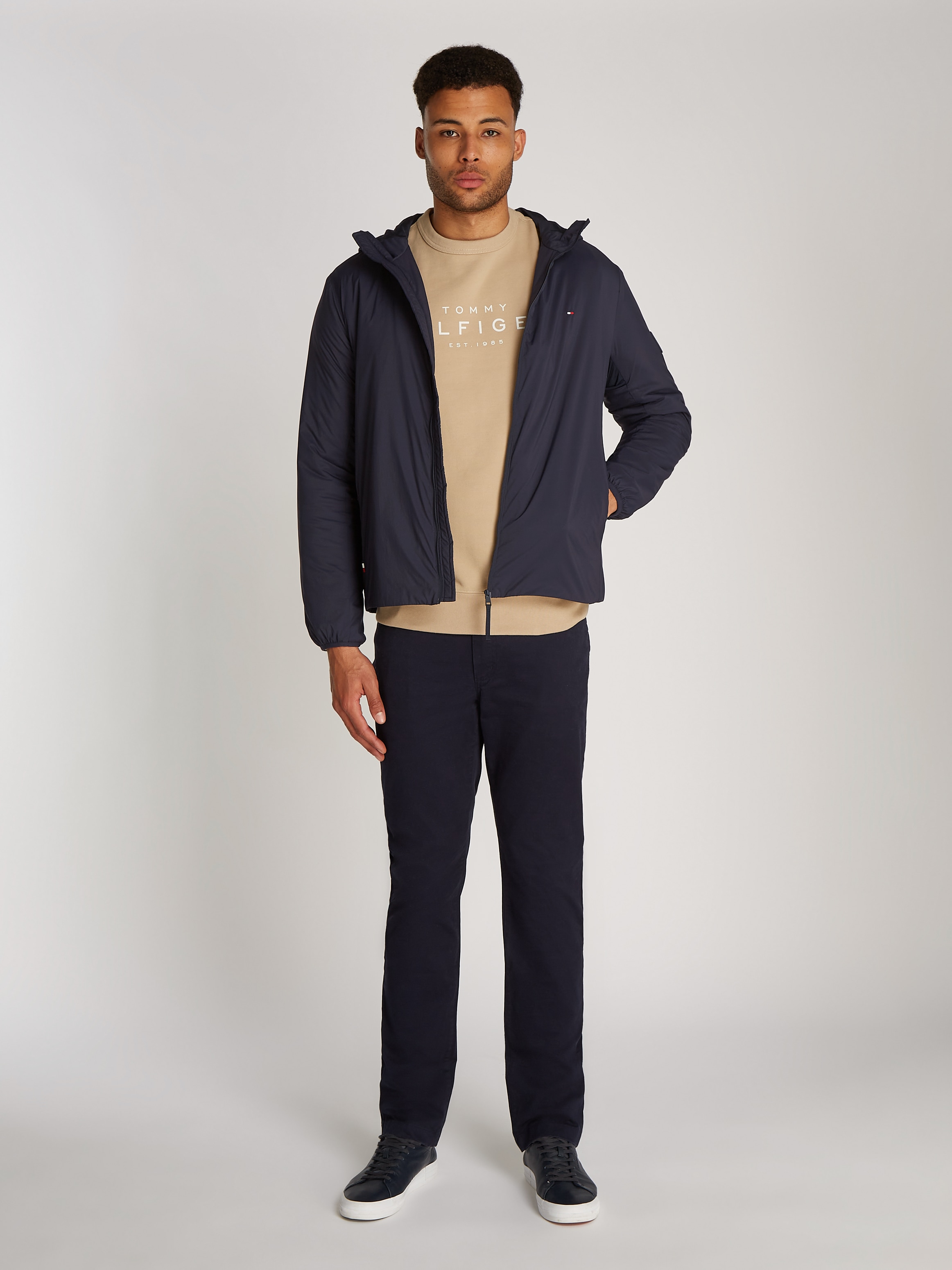 Tommy Hilfiger Kurzjacke »TECH PACKABLE HOODED JACKET«, mit Kapuze, mit Logostickerei