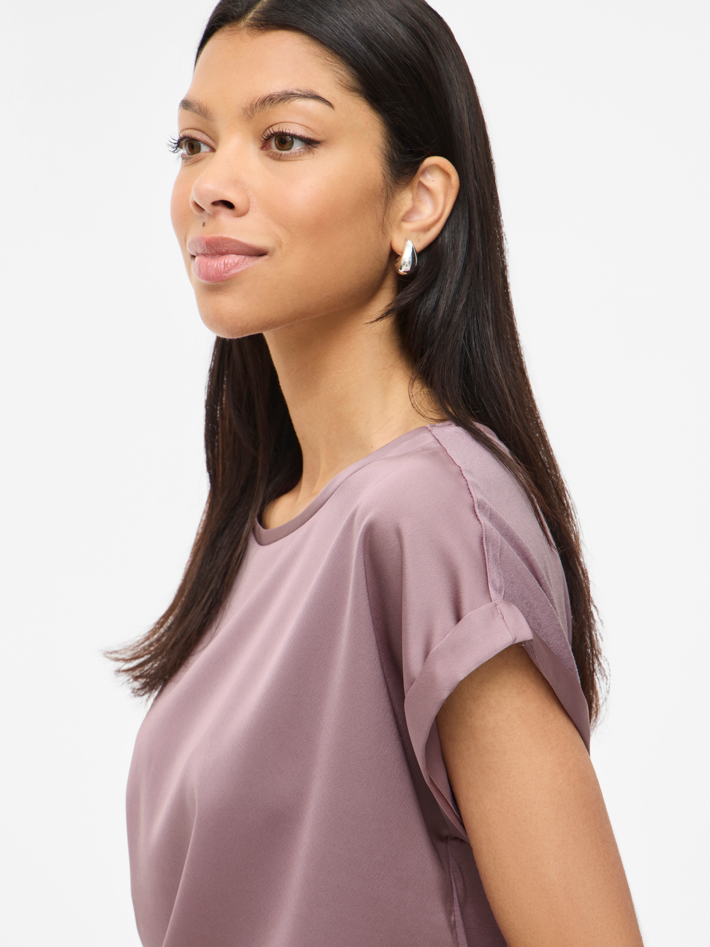 Vila Kurzarmshirt »VIELLETTE S/S SATIN TOP - NOOS«, Satin Optik