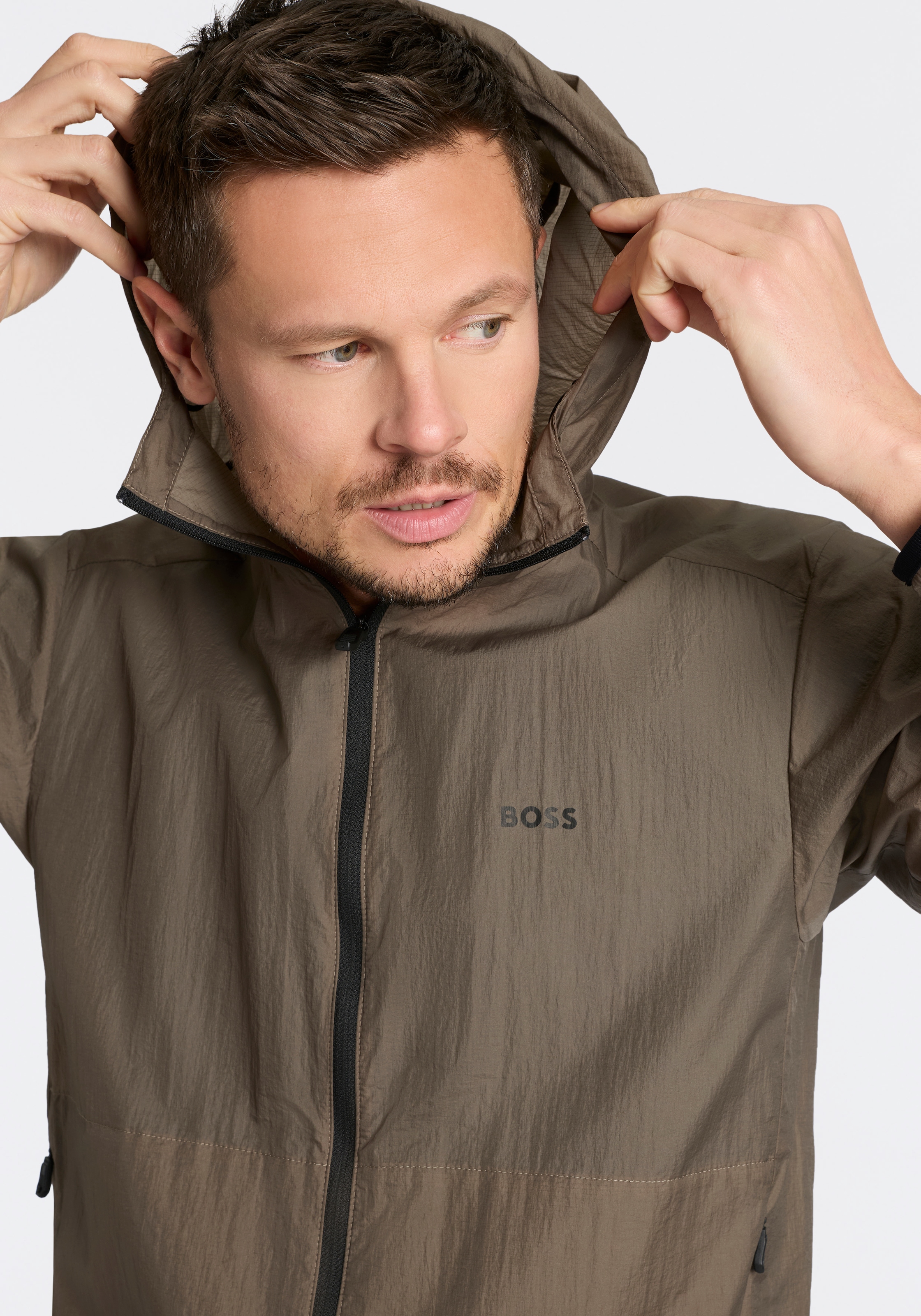 BOSS GREEN Windbreaker »Airynix JT« mit Kapuze sommerliche Qualität, Regular Fit, Kapuze