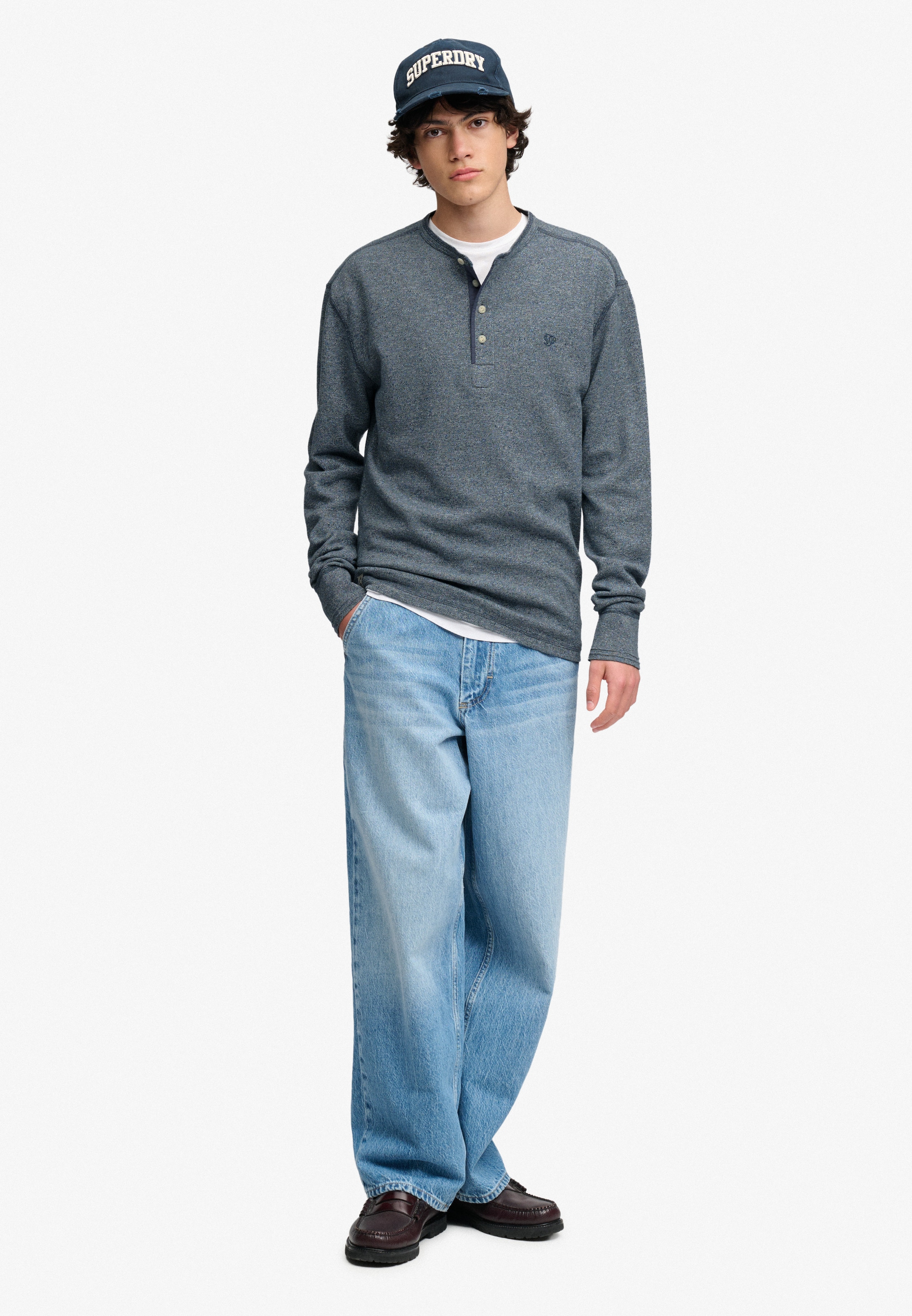 Superdry Langarmshirt »MINI SLUB WAFFLE LS GRANDAD« lockere Passform, mit Rundhalsausschnitt, aus Baumwolle