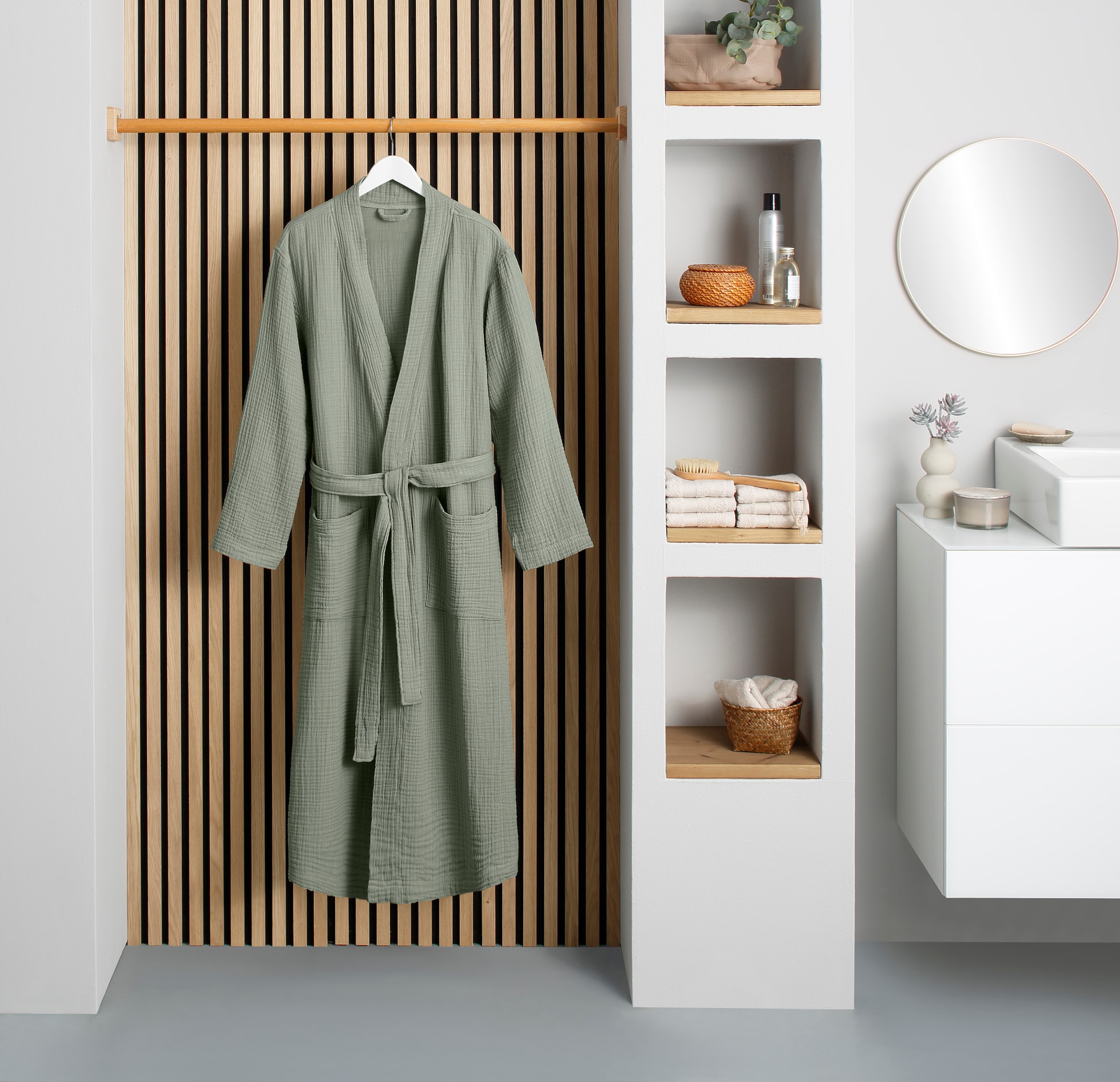 OTTO home Bademantel »Juna Musselin, ideal für Sauna & Spa, Hotelbademantel, Morgenmantel« 1 Stk. modern, leichte Qualität, 100% Baumwolle