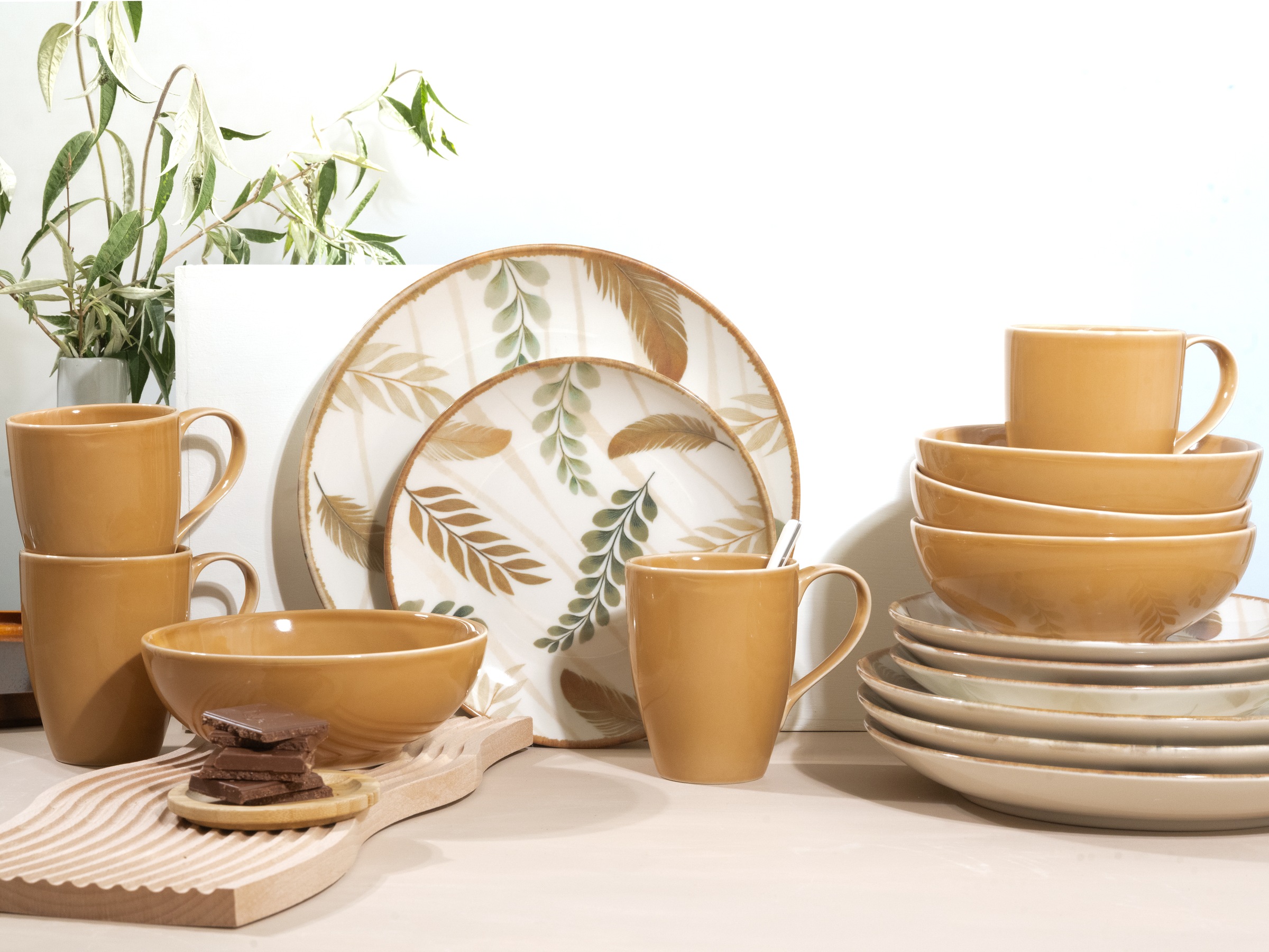 CreaTable Kombiservice »Blätter, Geschirr-Set, 16-tlg.« Robustes Steingut, cremefarbener Scherben