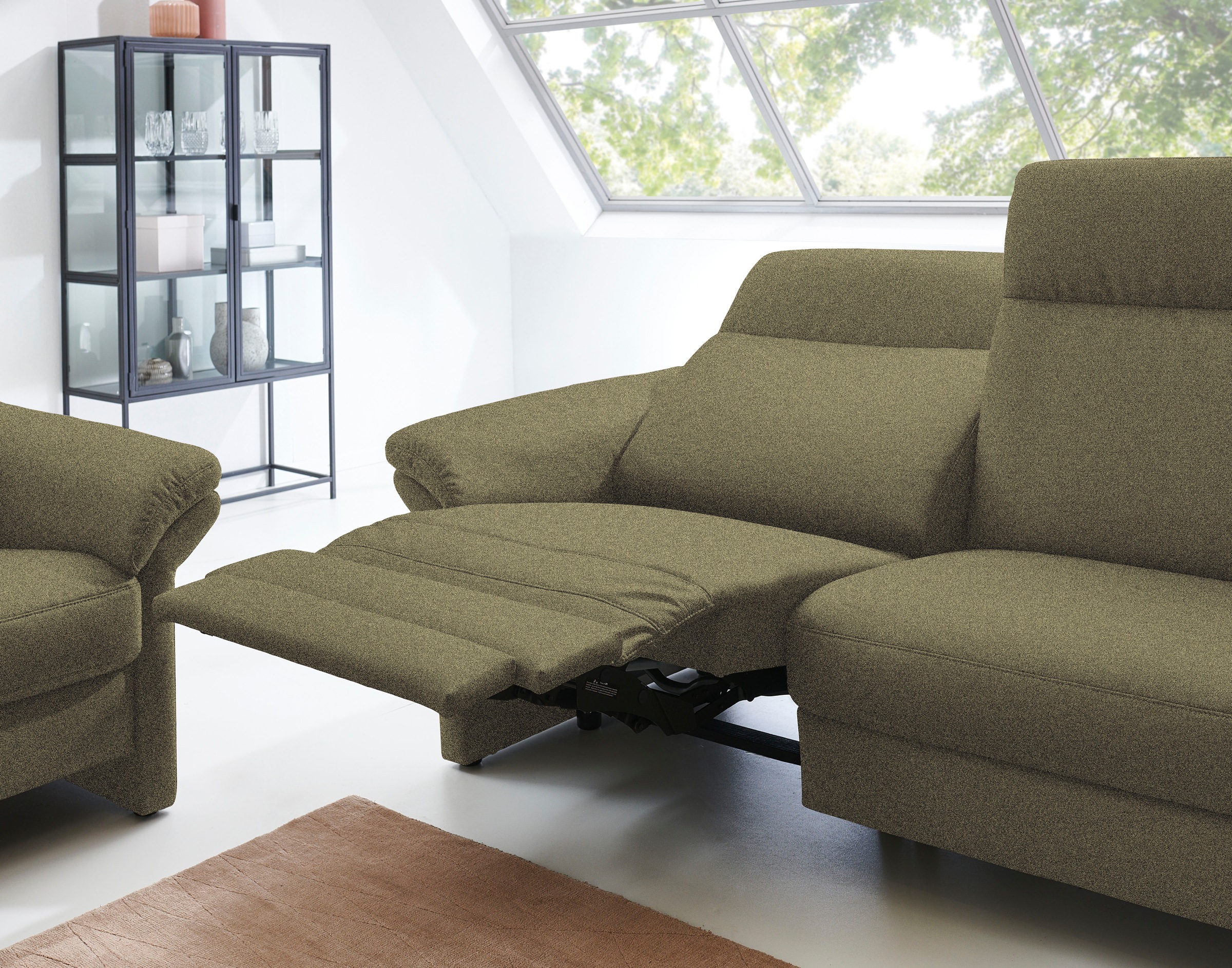 Places of Style 2,5-Sitzer »Senise, Breite 186 cm, Armteilverstellung, Federkern«, wahlweise auch mit Relaxfunktion auf beiden Seiten