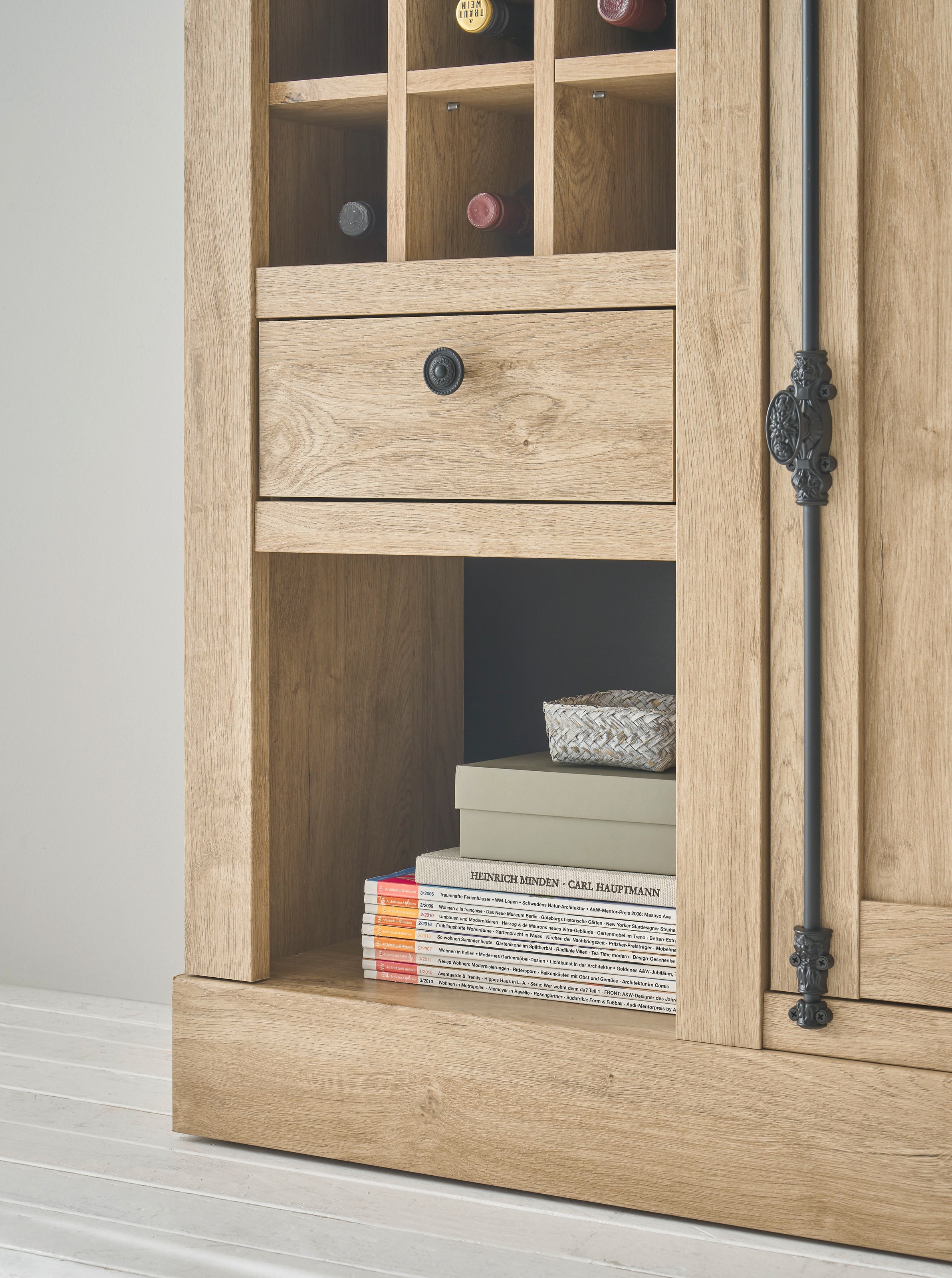 Home affaire Wohnwand »Cornwall, Anbauwand im Landhausstil, Wohnzimmer-Set, Eiche Dekor«, (Set, 4 St.), enthält Vitrine, Lowboard, Kommode, Wandboard, 424 cm breit