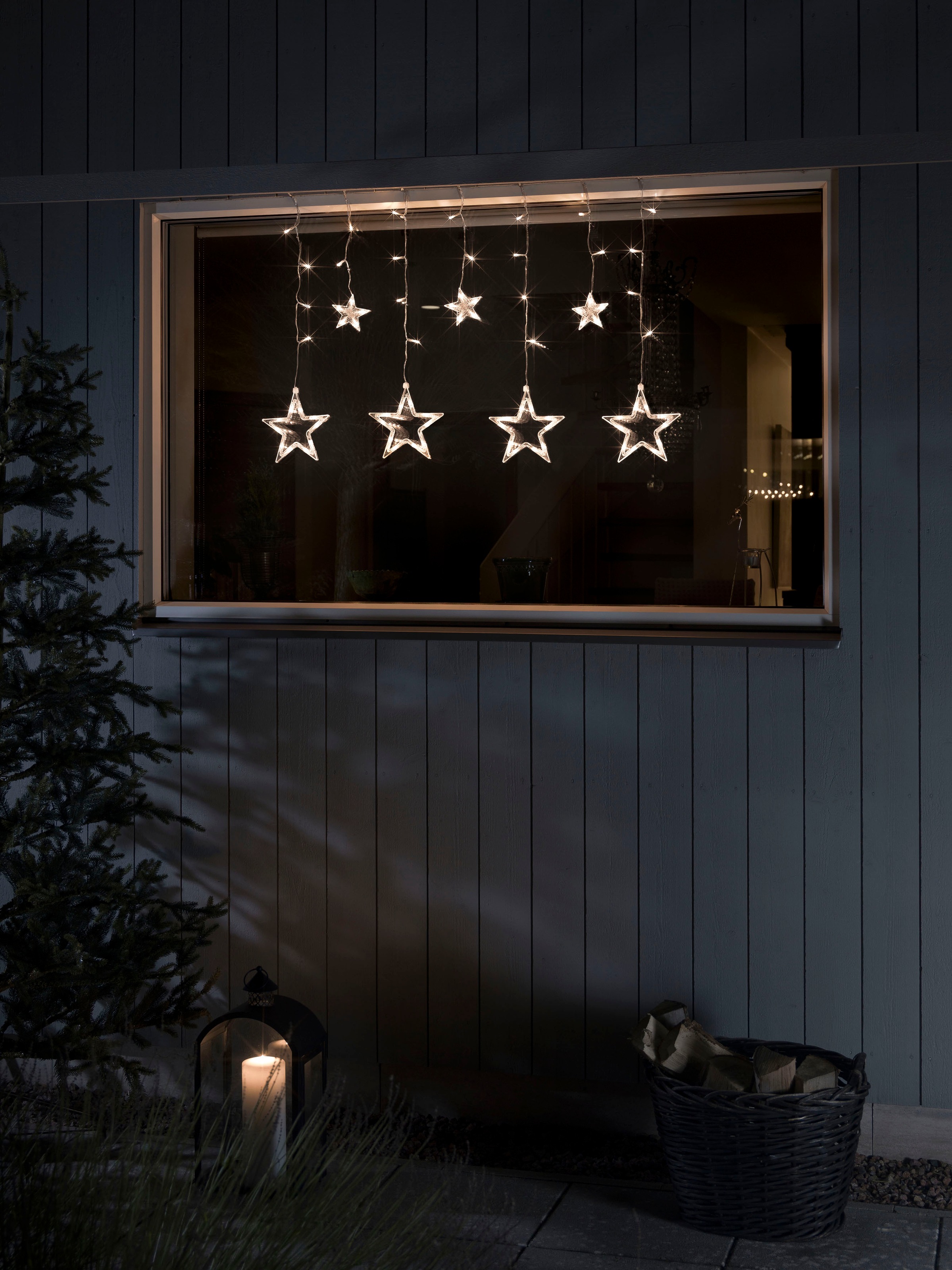 KONSTSMIDE LED-Lichtervorhang »LED Solar Sternen Lichtervorhang, 77 bernsteinfarbene Dioden«, 77 St.-flammig, Fernbedienbar, 8 Lichtfunktionen, Timer, 
Solarbox über USB aufladbar